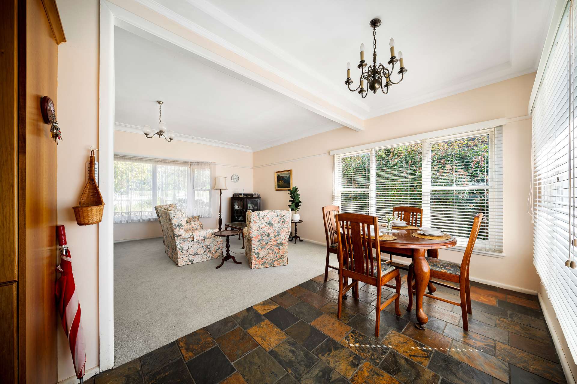 27 Yanko Avenue, Wentworth Falls, NSW 2782 AUS