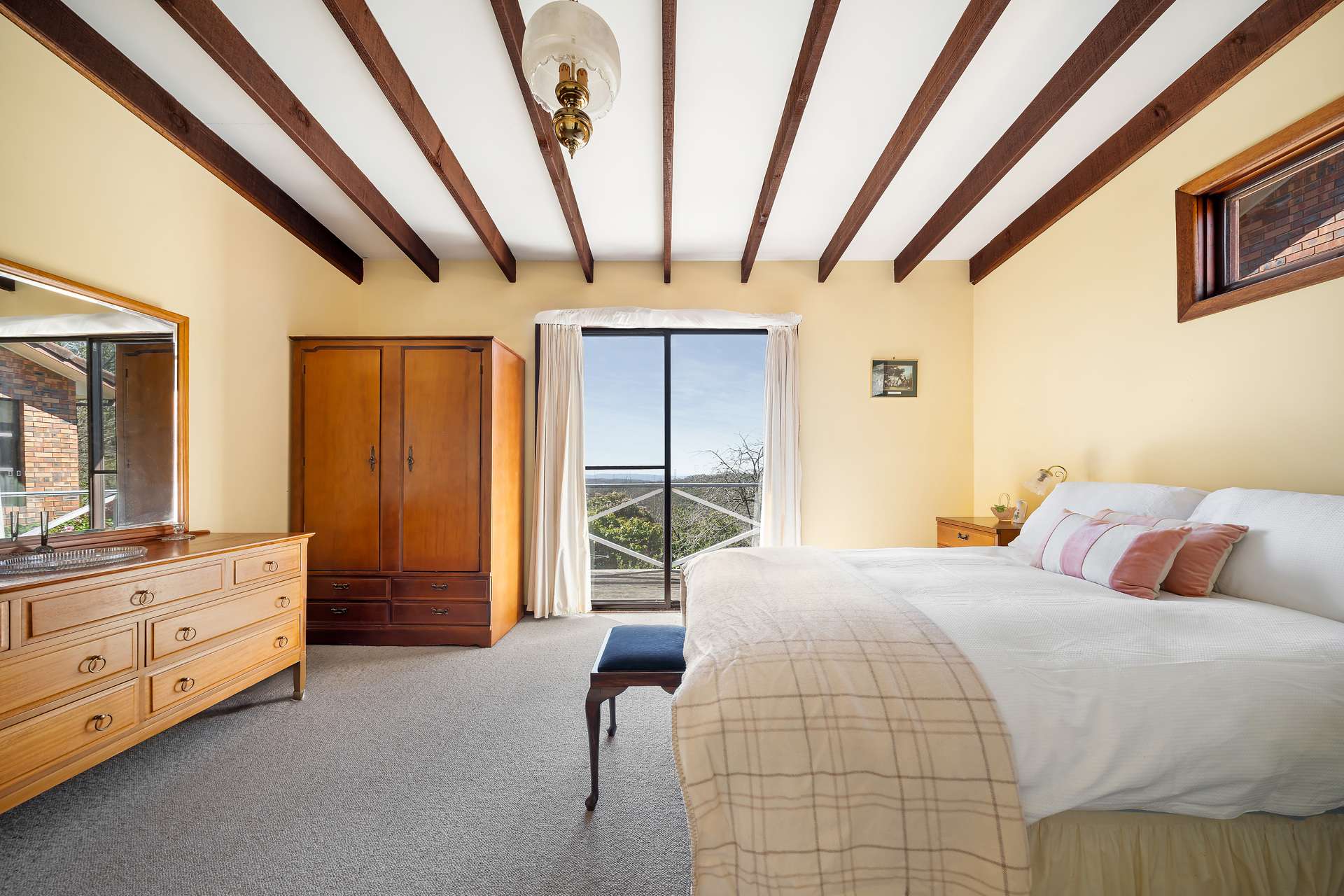 27 Yanko Avenue, Wentworth Falls, NSW 2782 AUS