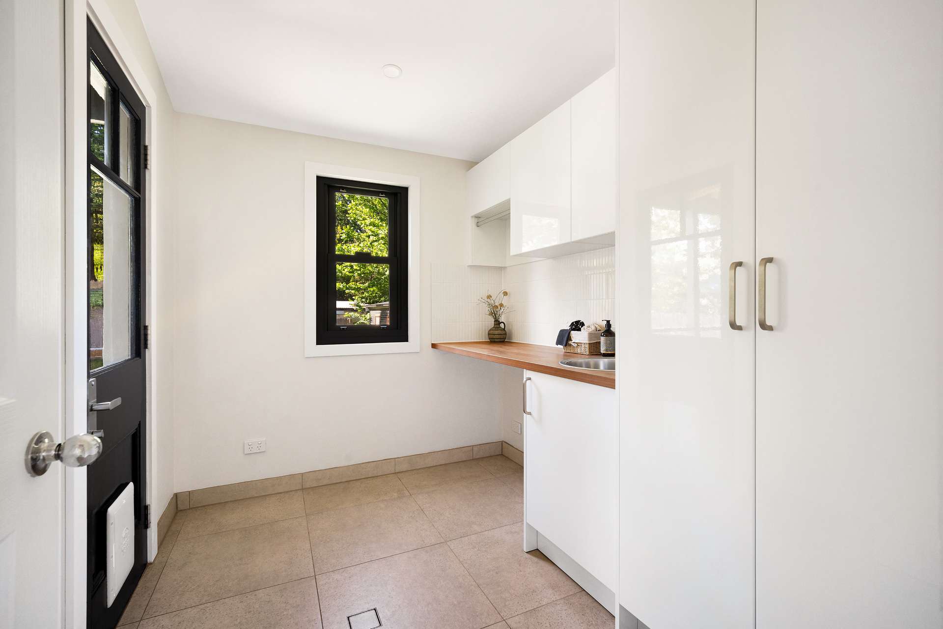 69 Backhouse Street, Wentworth Falls, NSW 2782 AUS