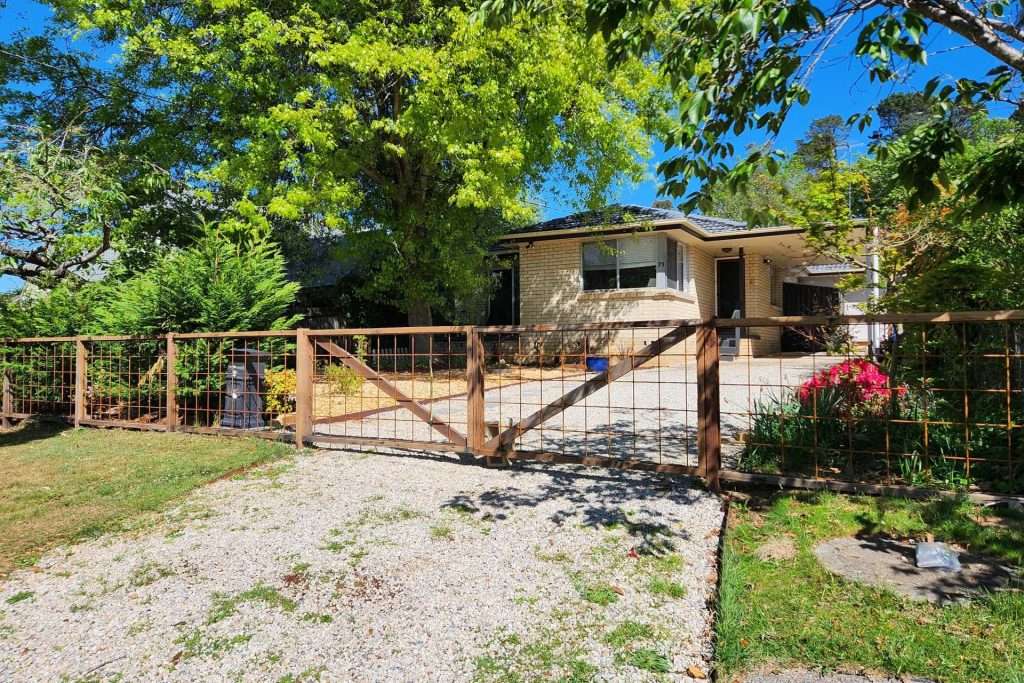 71 Pritchard Street, Wentworth Falls, NSW 2782 AUS