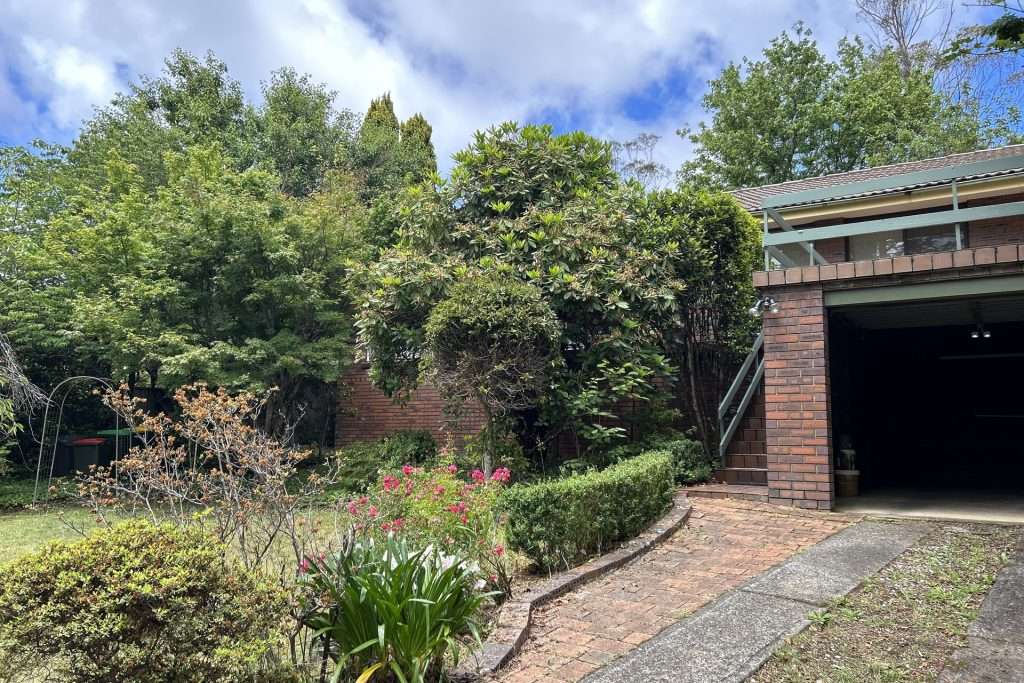 48 Yanko Avenue, Wentworth Falls, NSW 2782 AUS