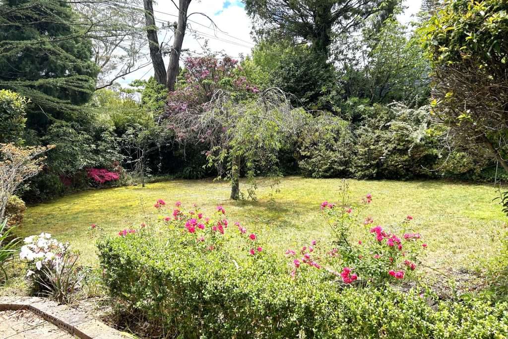 48 Yanko Avenue, Wentworth Falls, NSW 2782 AUS