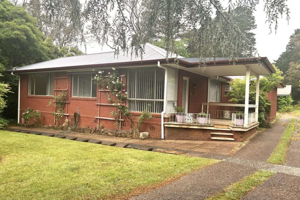 16 Mitchell Street, Wentworth Falls, NSW 2782 AUS