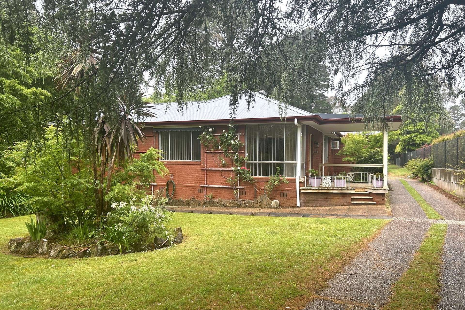 16 Mitchell Street, Wentworth Falls, NSW 2782 AUS