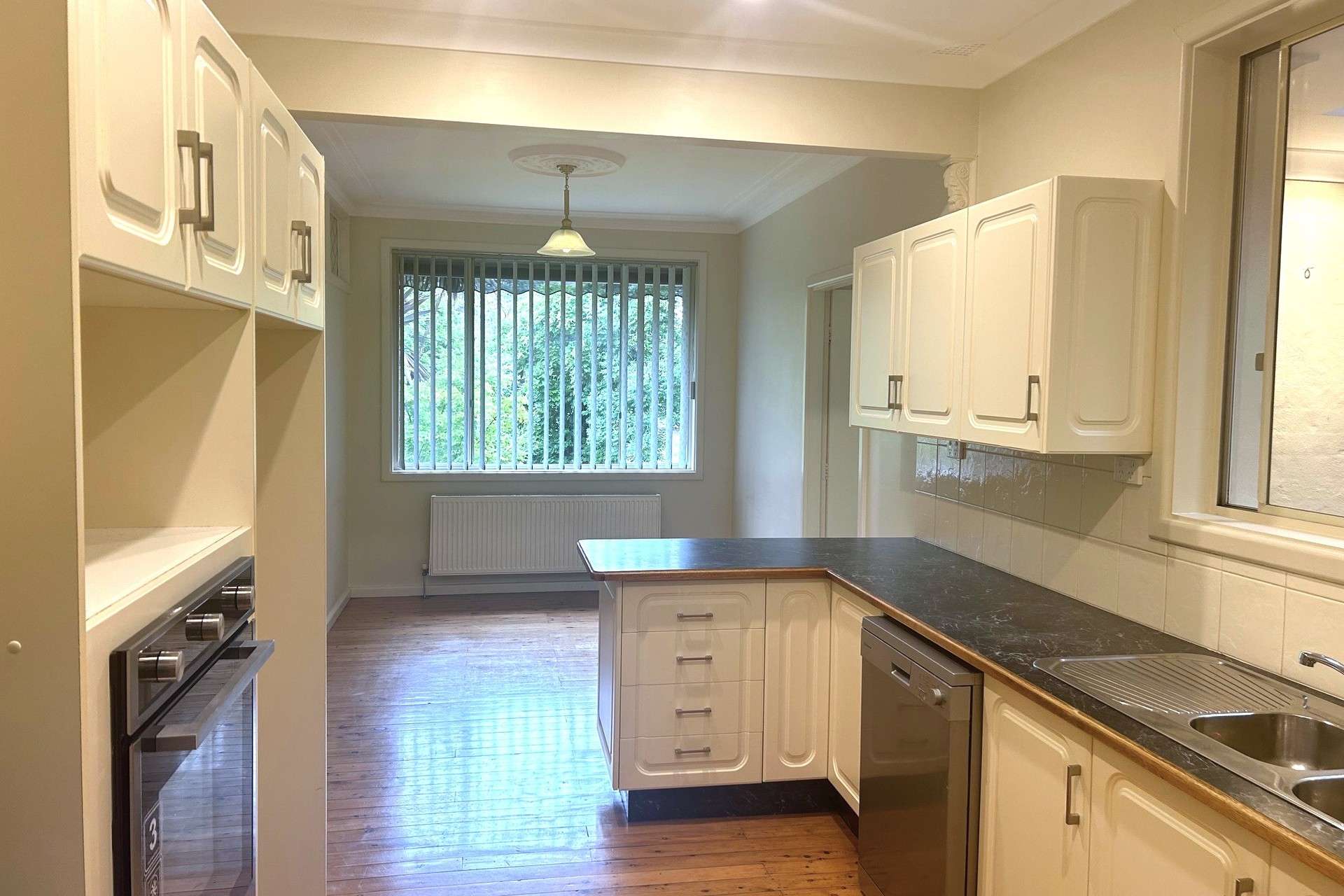 16 Mitchell Street, Wentworth Falls, NSW 2782 AUS