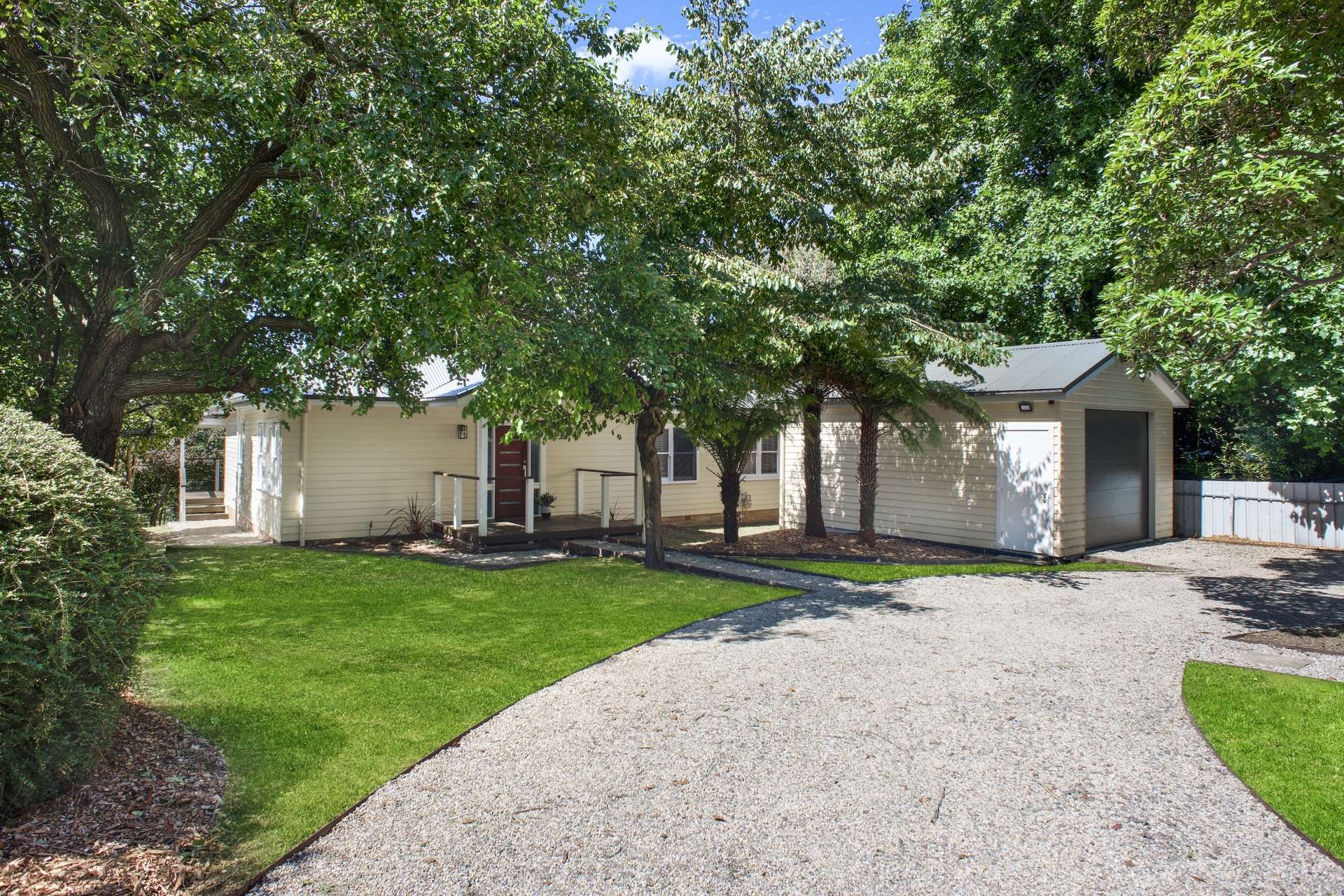 5 Bermuka Avenue, Wentworth Falls, NSW 2782 AUS