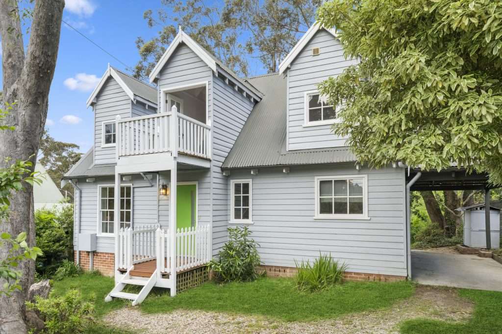 4 Backhouse Street, Wentworth Falls, NSW 2782 AUS