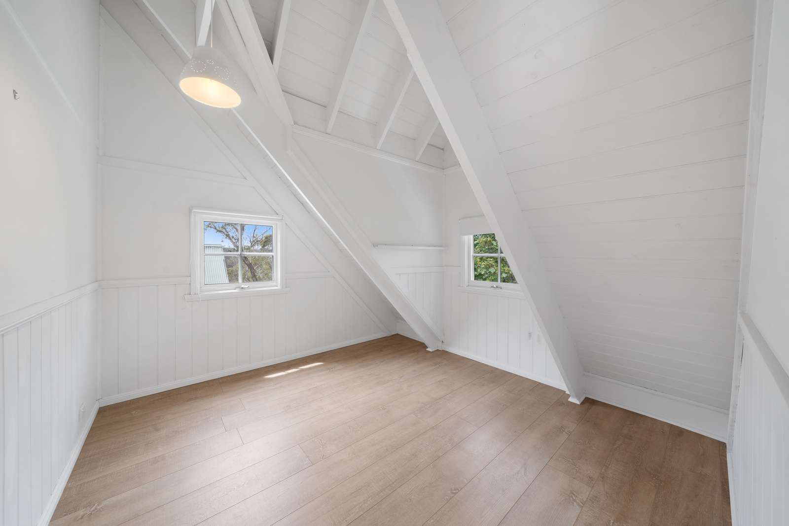 4 Backhouse Street, Wentworth Falls, NSW 2782 AUS