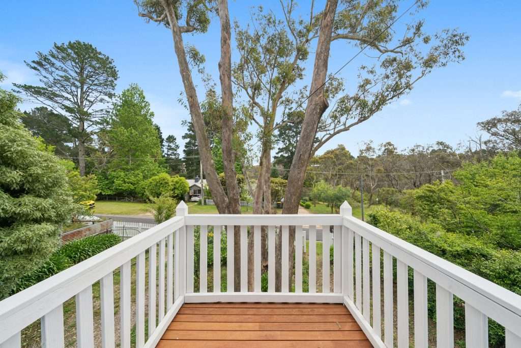 4 Backhouse Street, Wentworth Falls, NSW 2782 AUS