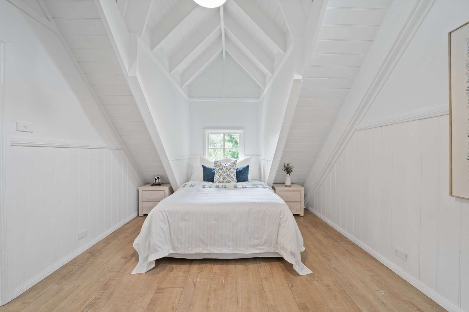 4 Backhouse Street, Wentworth Falls, NSW 2782 AUS