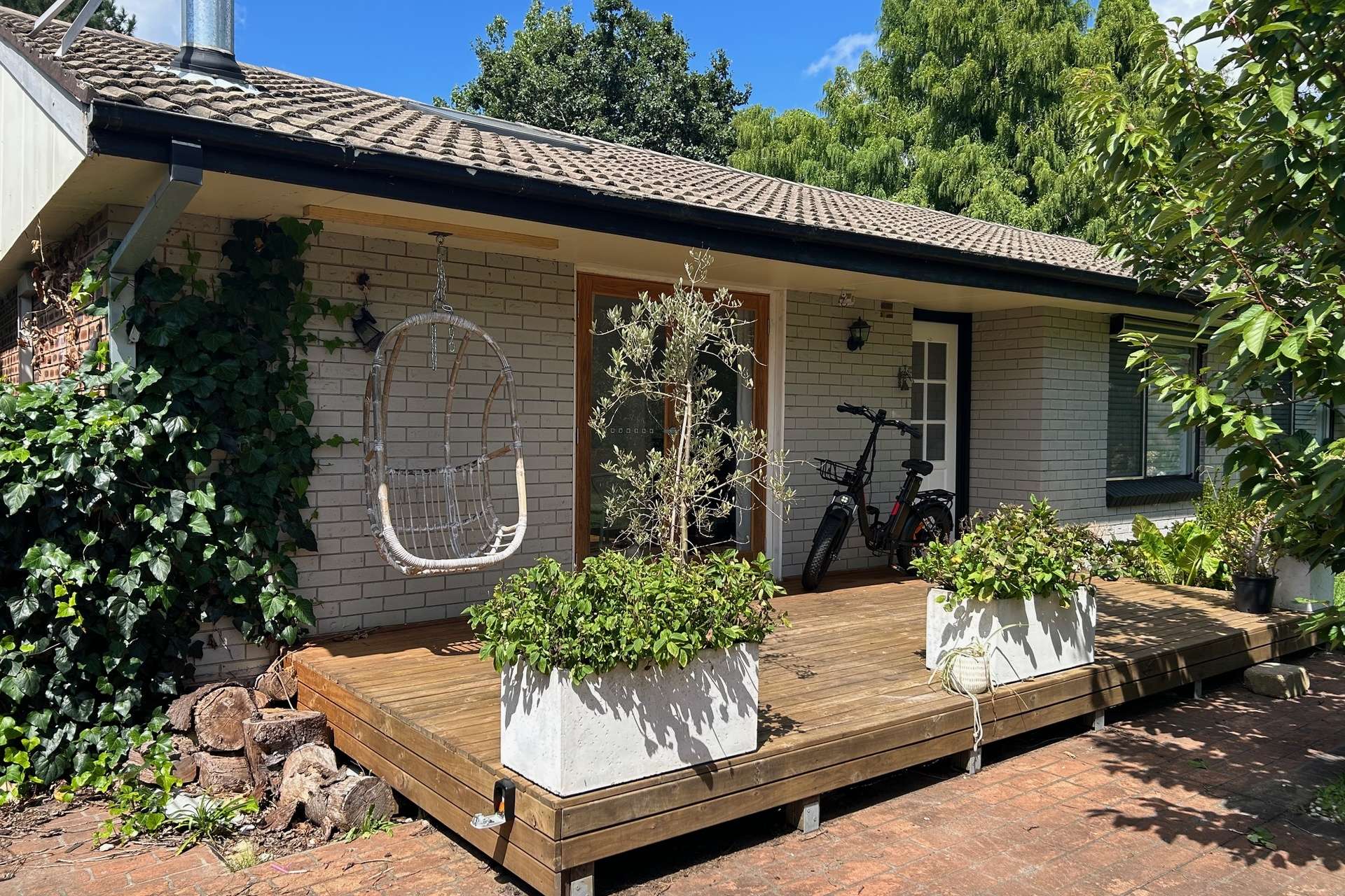 14 Cook Road, Wentworth Falls, NSW 2782 AUS