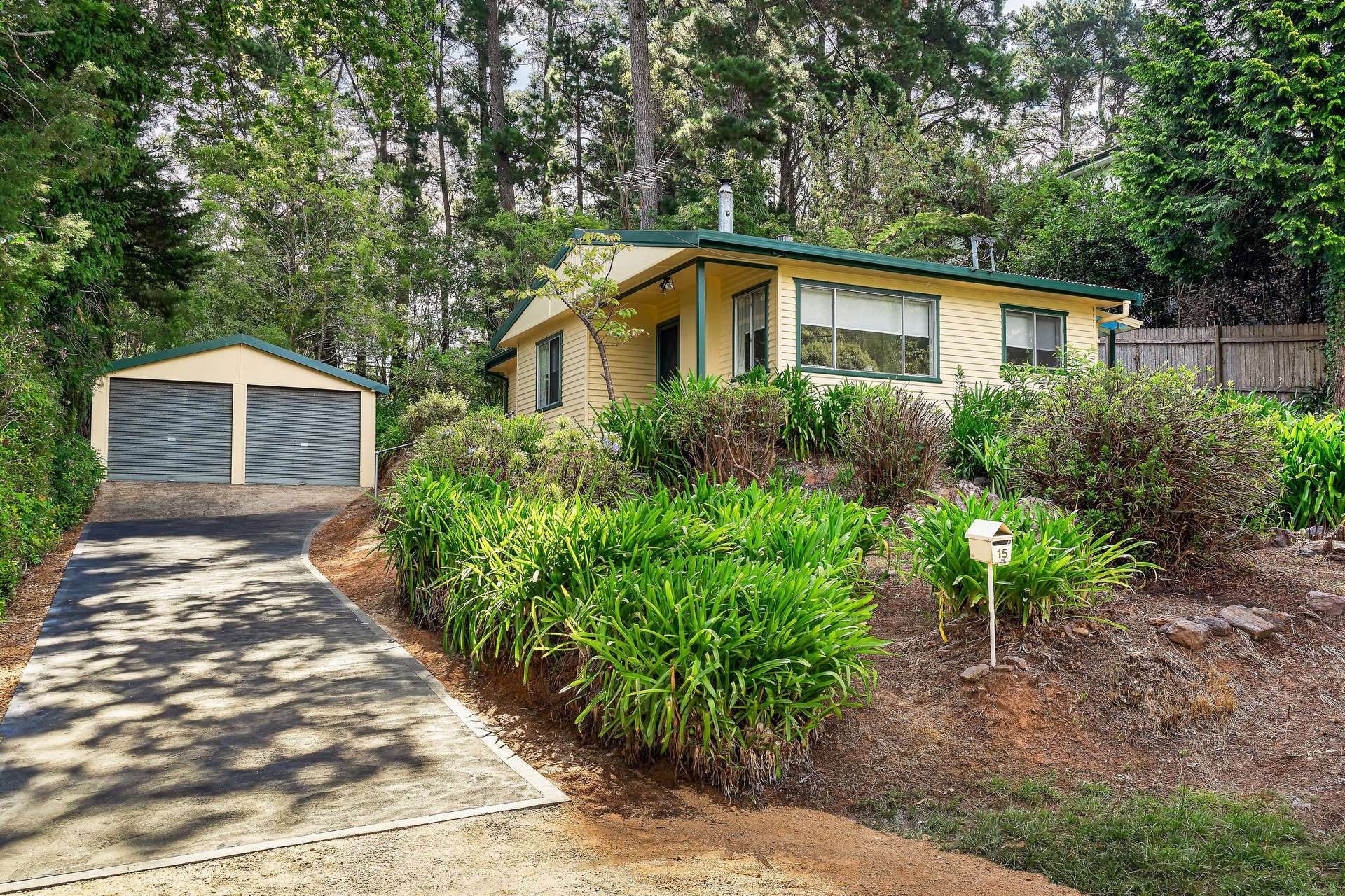 15 Holmes Street, Leura, NSW 2780 AUS