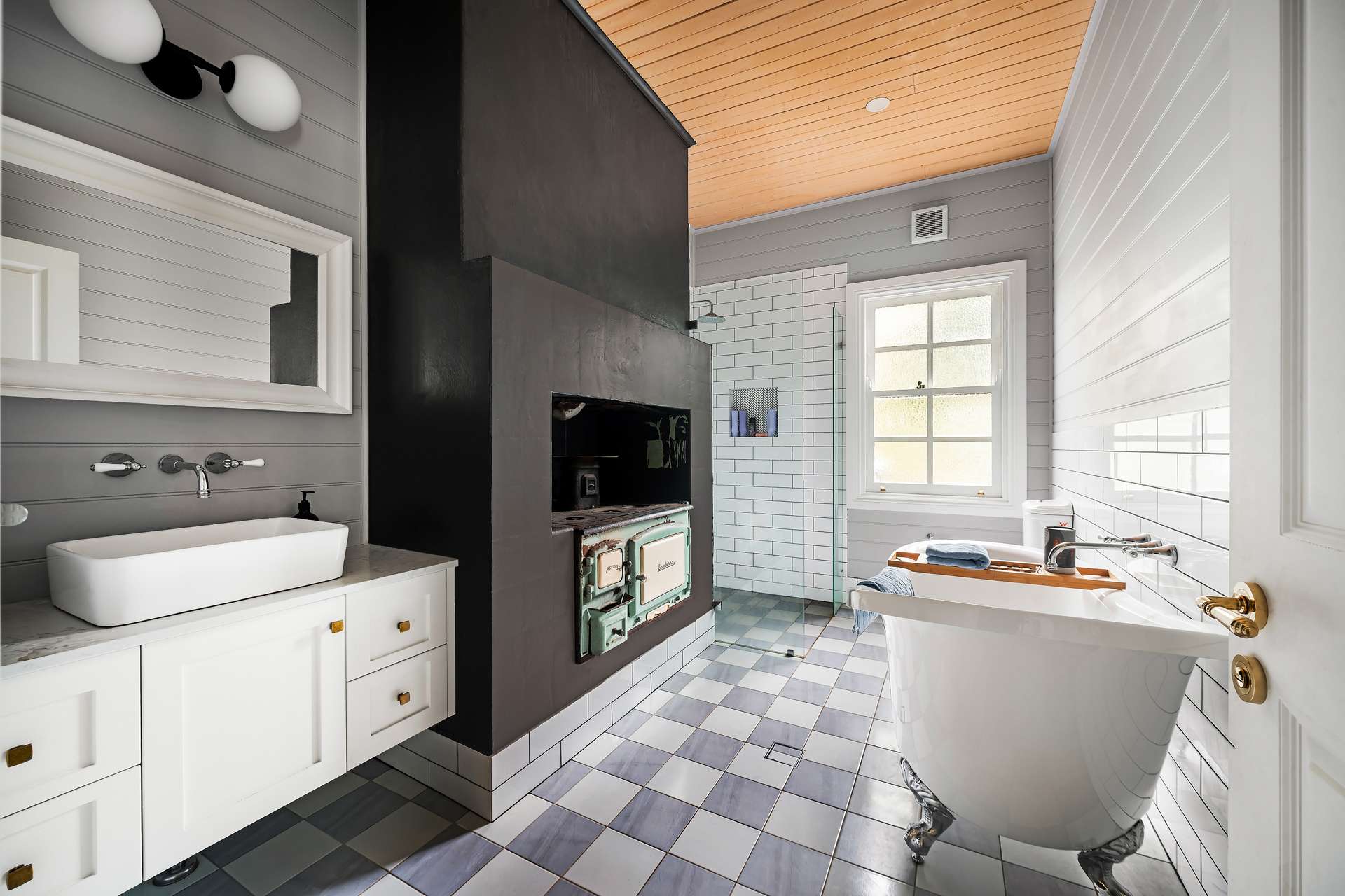 8 Murphys Lane, Wentworth Falls, NSW 2782 AUS