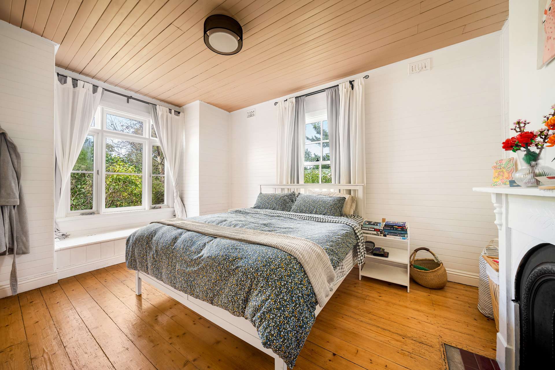 8 Murphys Lane, Wentworth Falls, NSW 2782 AUS