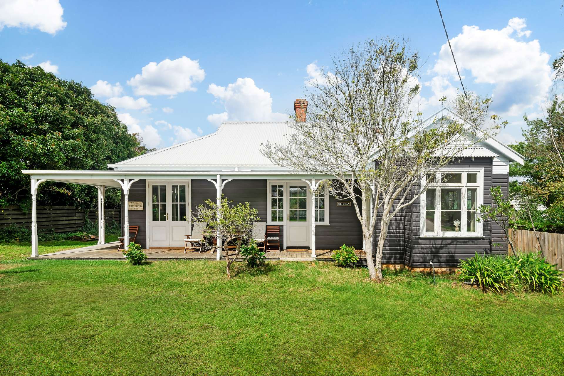 8 Murphys Lane, Wentworth Falls, NSW 2782 AUS