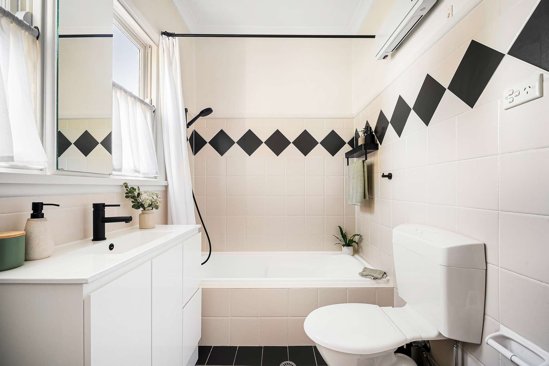 49 Cascade Street, Katoomba, NSW 2780 AUS