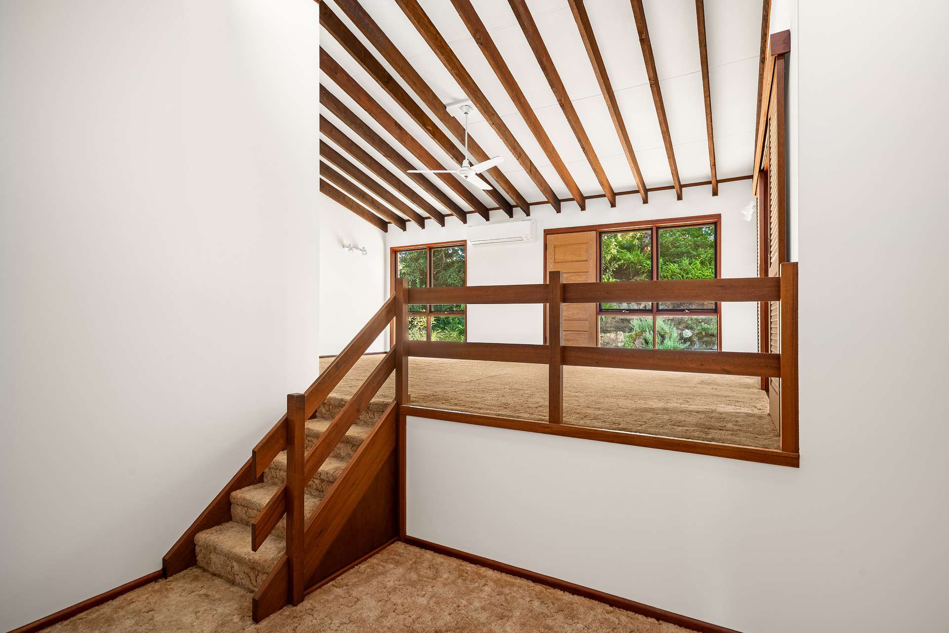 27 Statham Avenue, Faulconbridge, NSW 2776 AUS