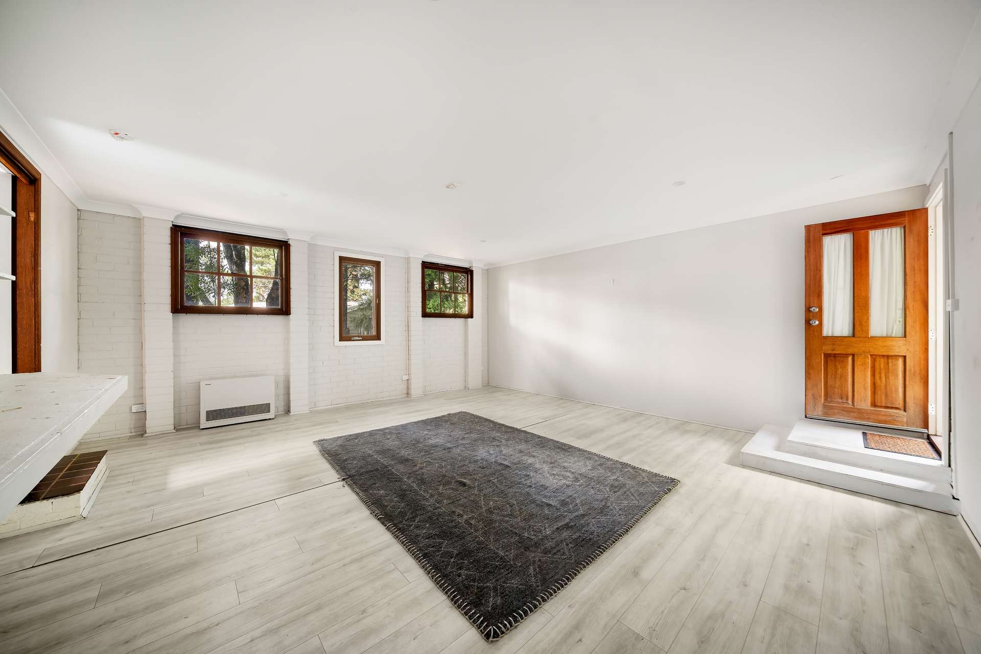 19 McLaughlin Avenue, Wentworth Falls, NSW 2782 AUS