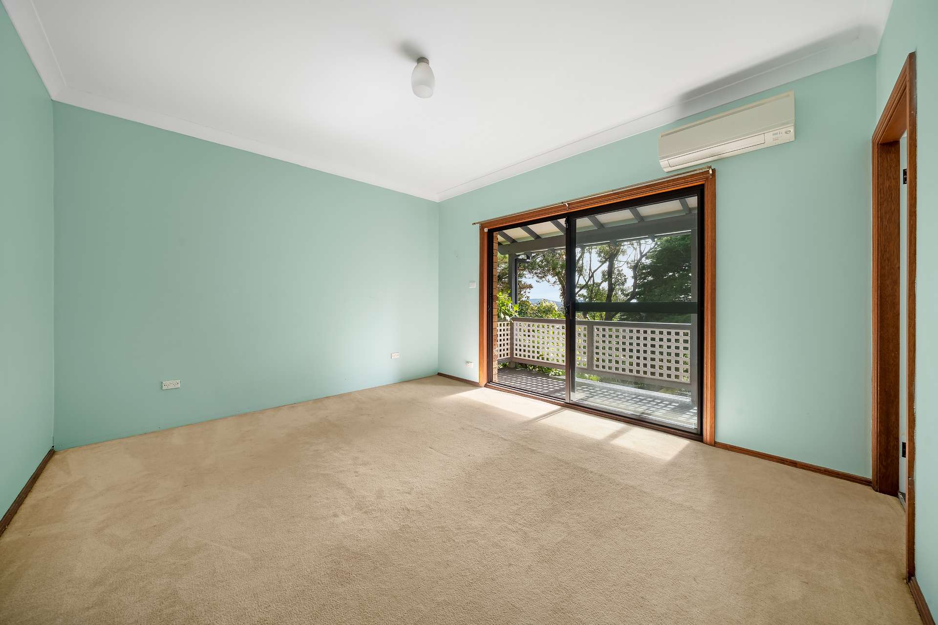 19 McLaughlin Avenue, Wentworth Falls, NSW 2782 AUS