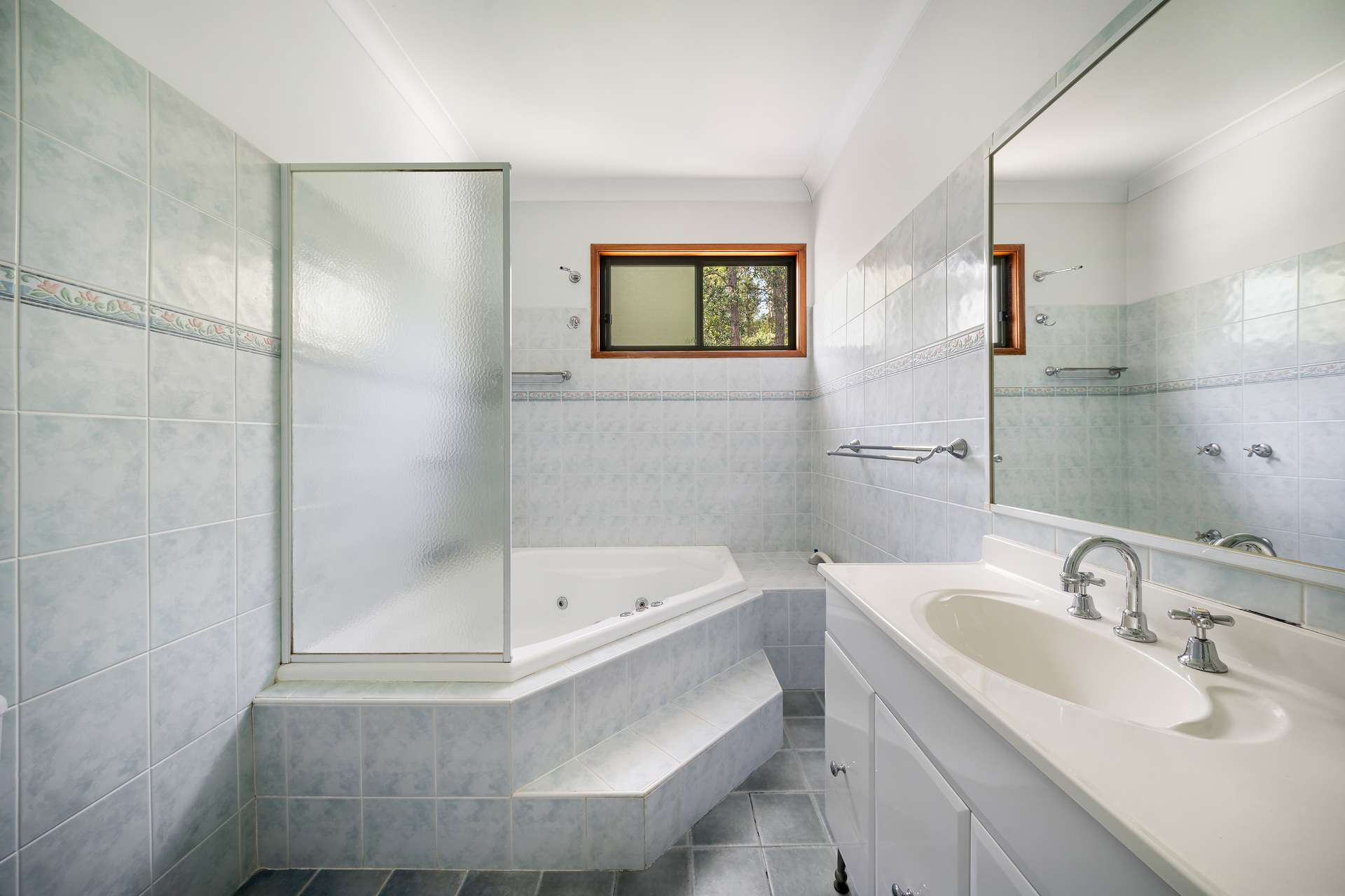 100 Glenbrook Road, Glenbrook, NSW 2773 AUS