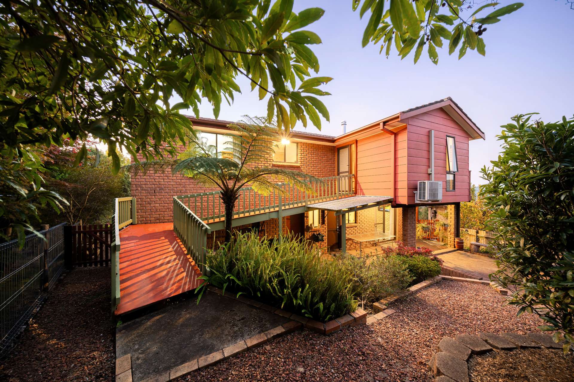 27 Panorama Crescent, Wentworth Falls, NSW 2782 AUS