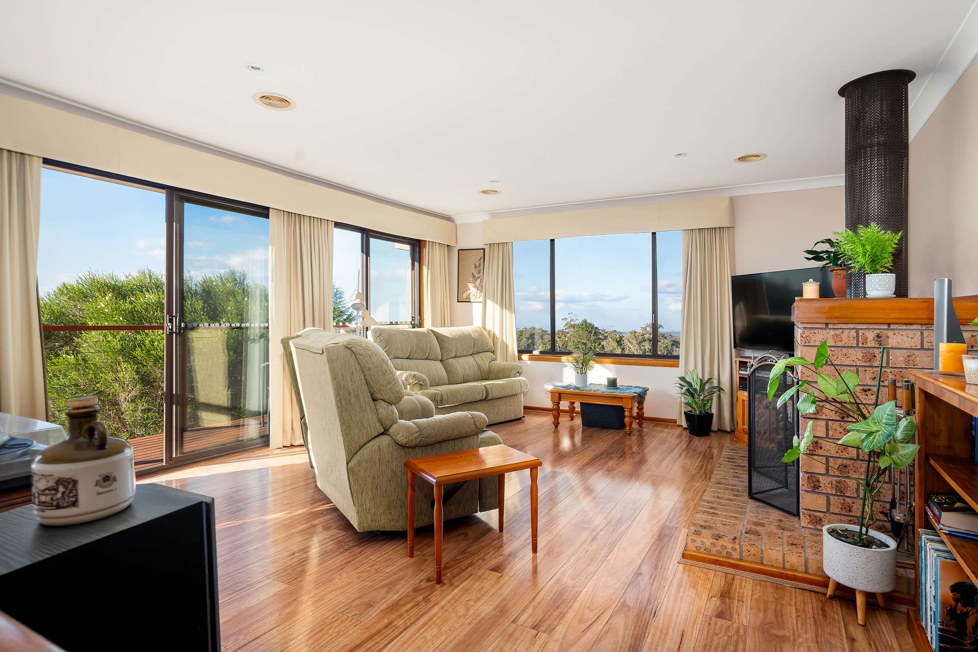 27 Panorama Crescent, Wentworth Falls, NSW 2782 AUS