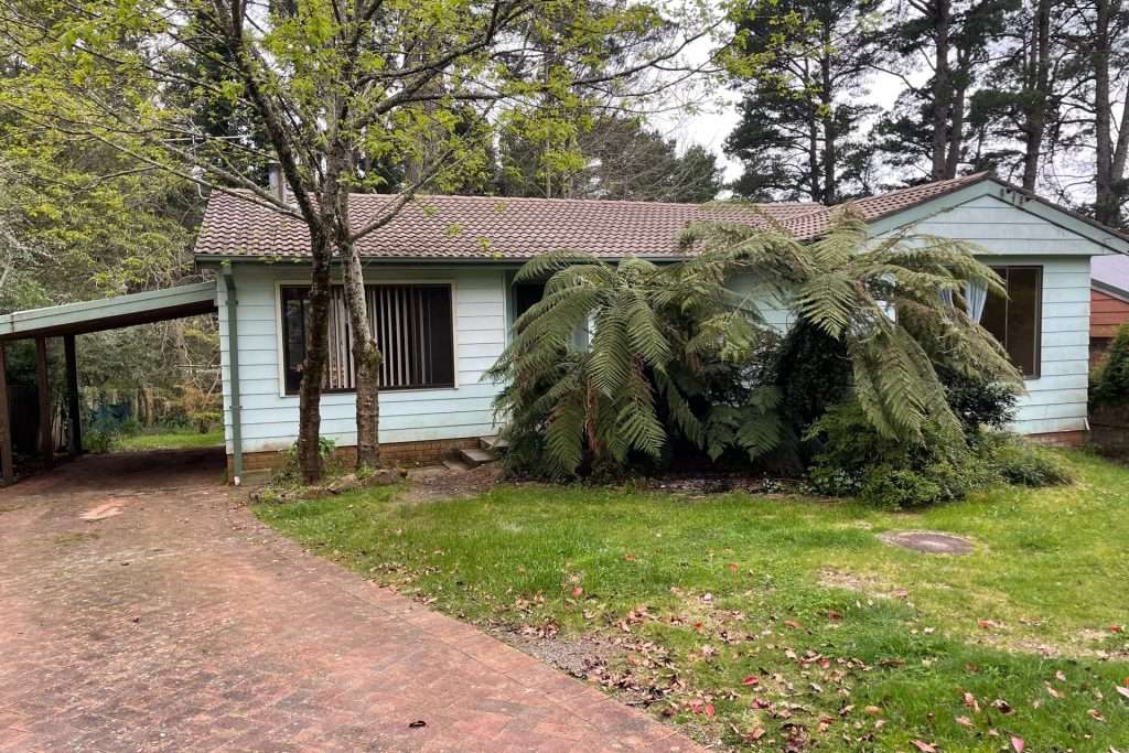 9 Backhouse Street, Wentworth Falls, NSW 2782 AUS