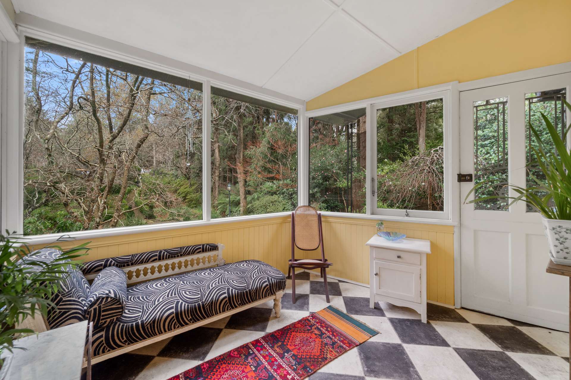 15 Blaxland Avenue, Leura, NSW 2780 AUS