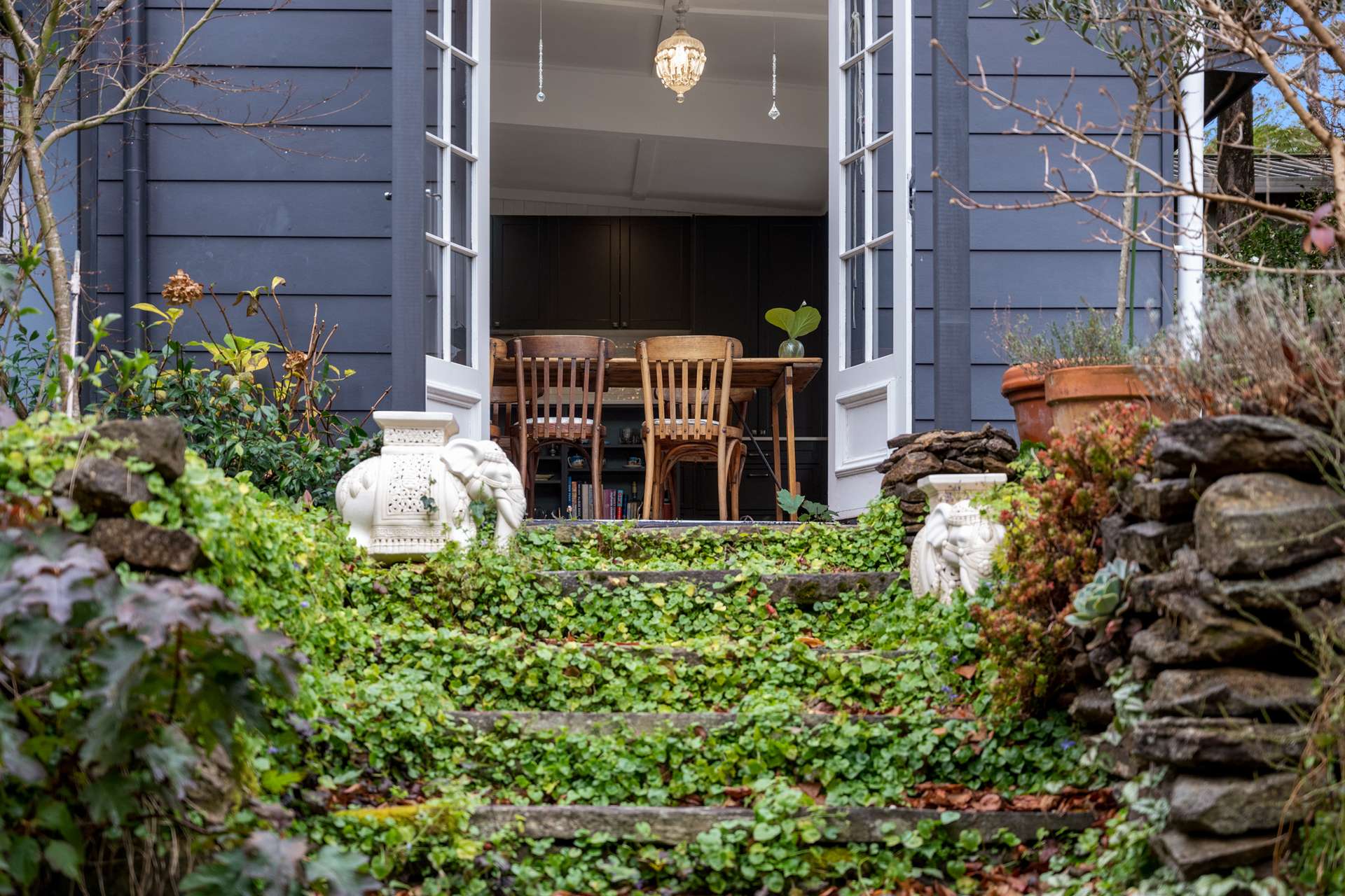 15 Blaxland Avenue, Leura, NSW 2780 AUS