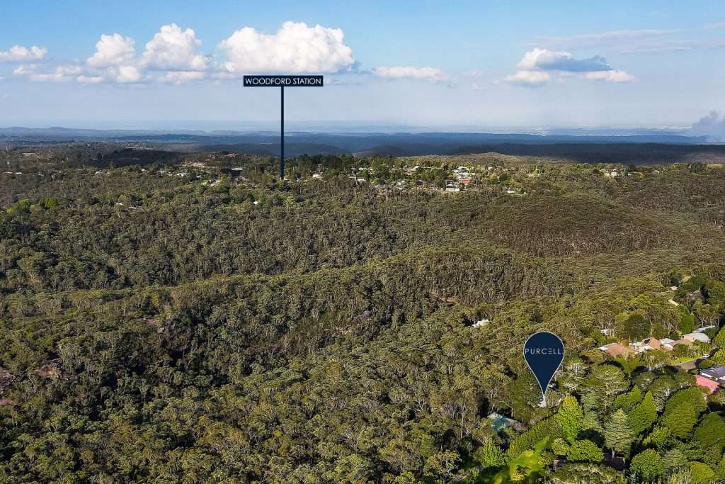 31 Lysiana Road, Woodford - Thumbnail 4