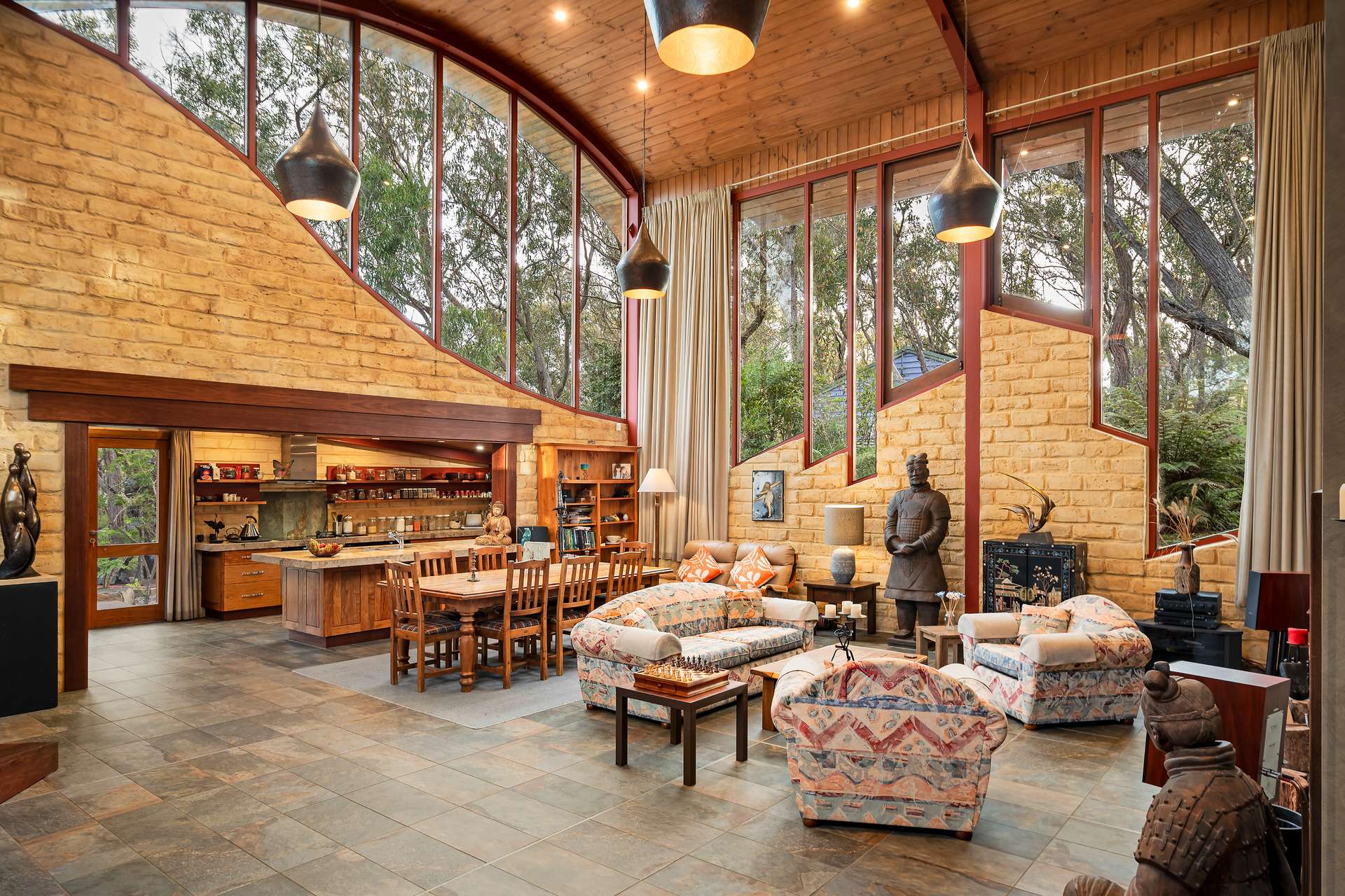 12 Gladstone Street, Wentworth Falls, NSW 2782 AUS