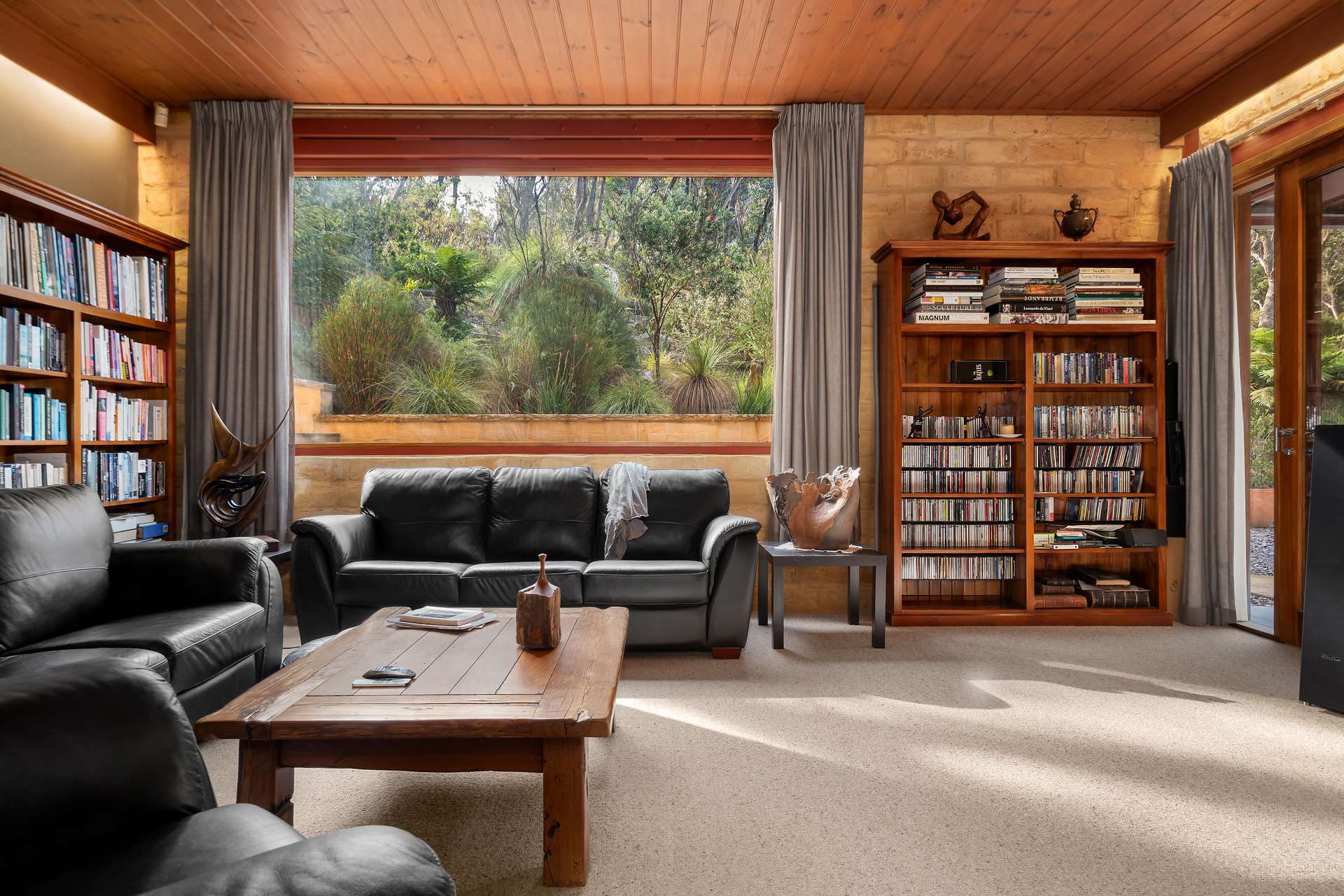 12 Gladstone Street, Wentworth Falls, NSW 2782 AUS