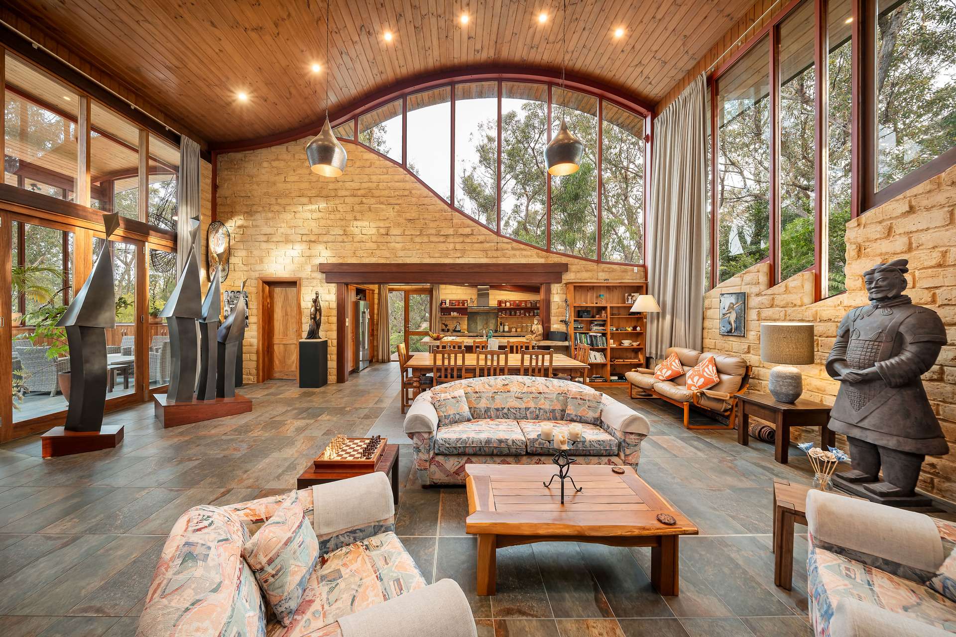 12 Gladstone Street, Wentworth Falls, NSW 2782 AUS