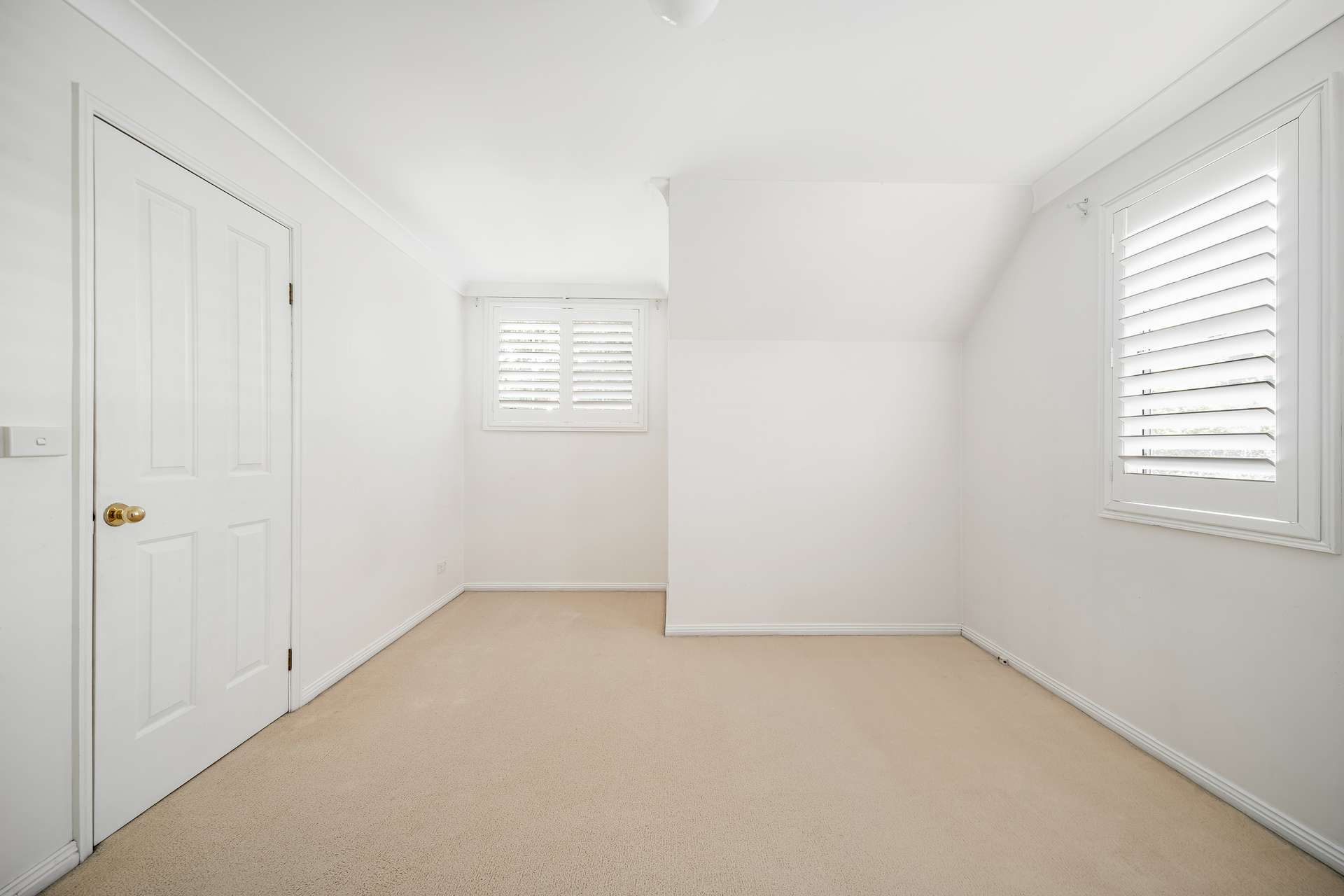 110 Blaxland Road, Wentworth Falls, NSW 2782 AUS