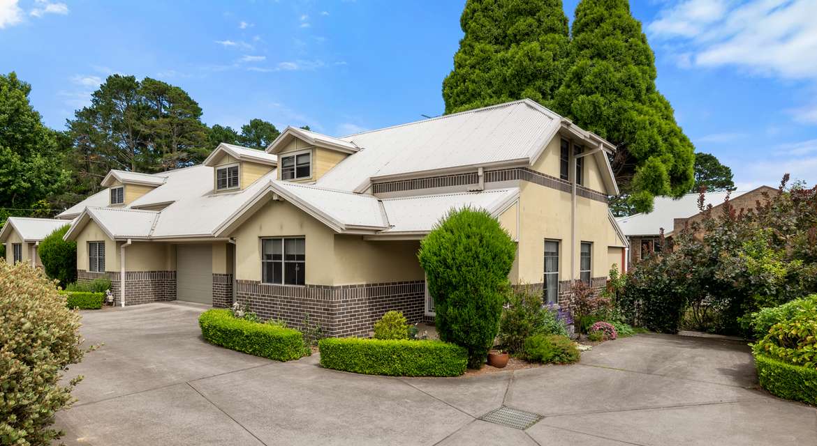 3/5 Page Avenue, Wentworth Falls, NSW 2782 AUS