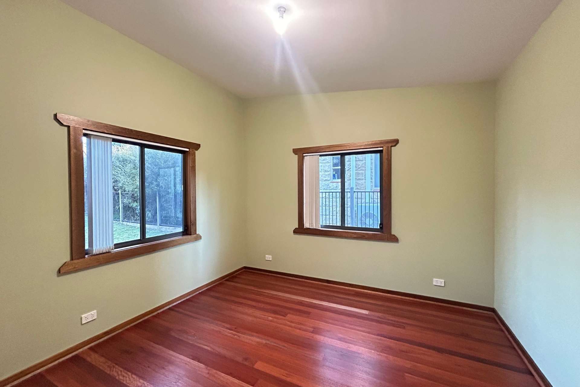 7 Lyle Street, Wentworth Falls, NSW 2782 AUS