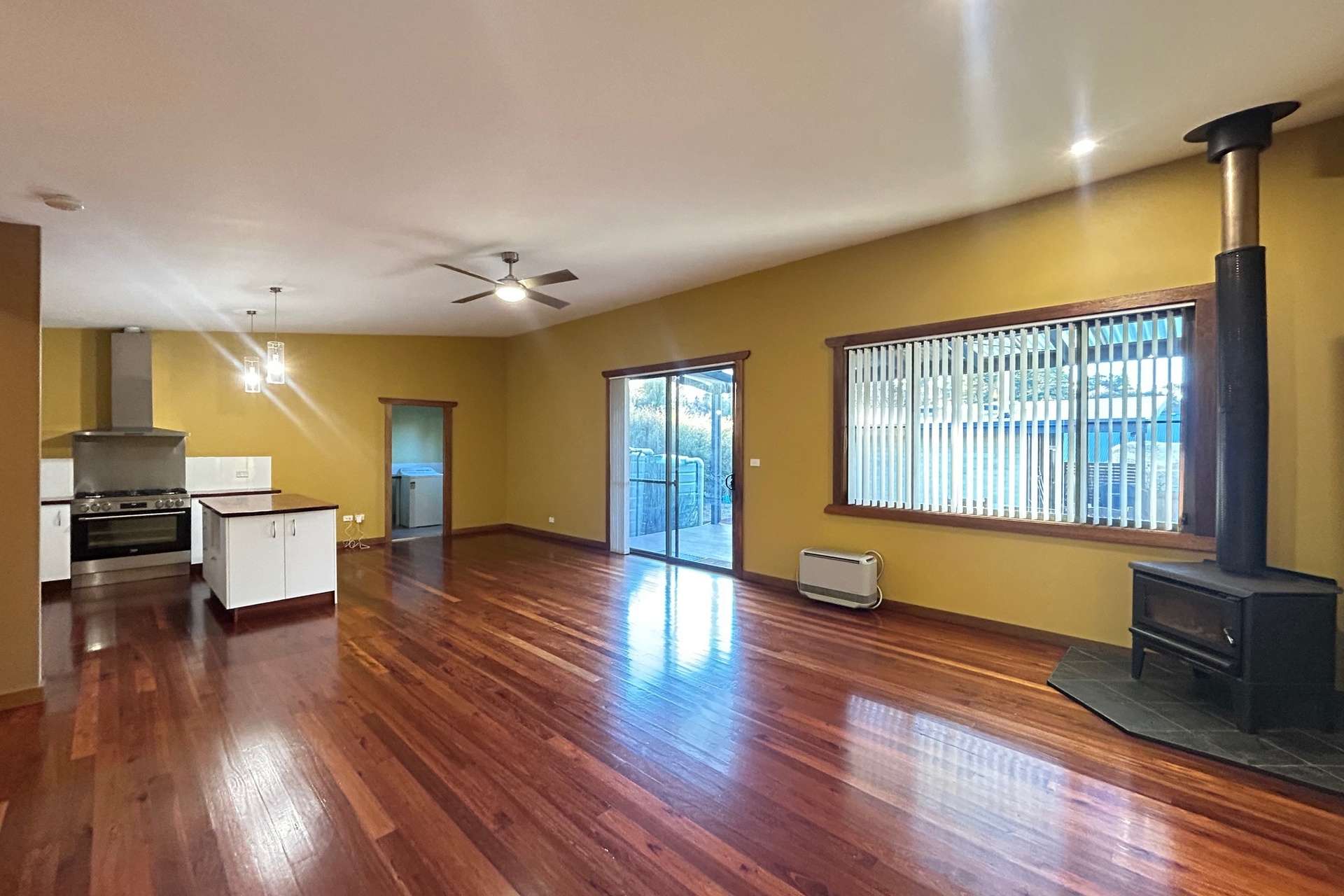 7 Lyle Street, Wentworth Falls, NSW 2782 AUS