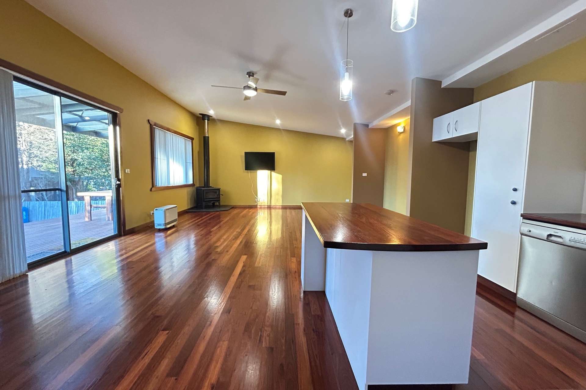 7 Lyle Street, Wentworth Falls, NSW 2782 AUS