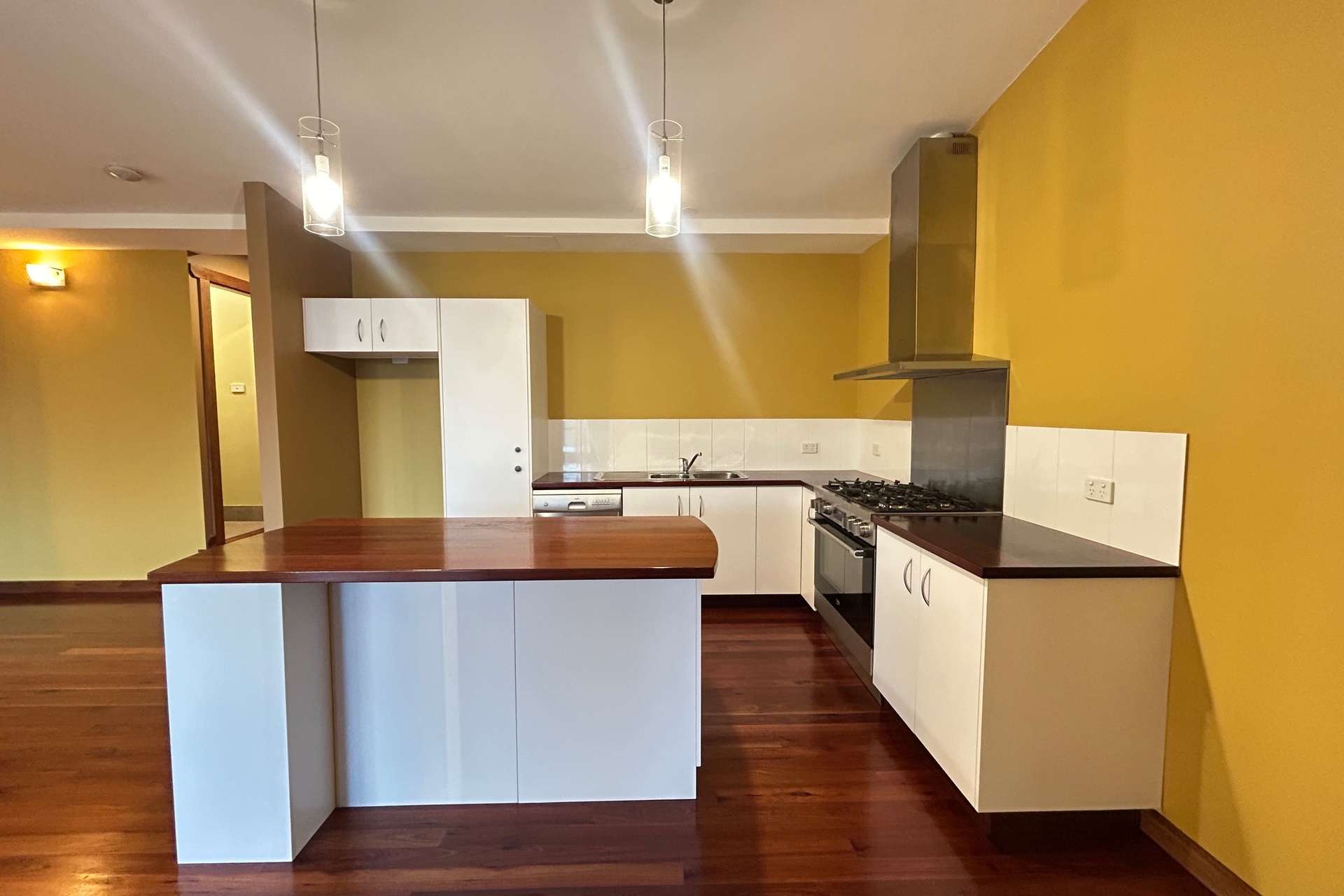 7 Lyle Street, Wentworth Falls, NSW 2782 AUS