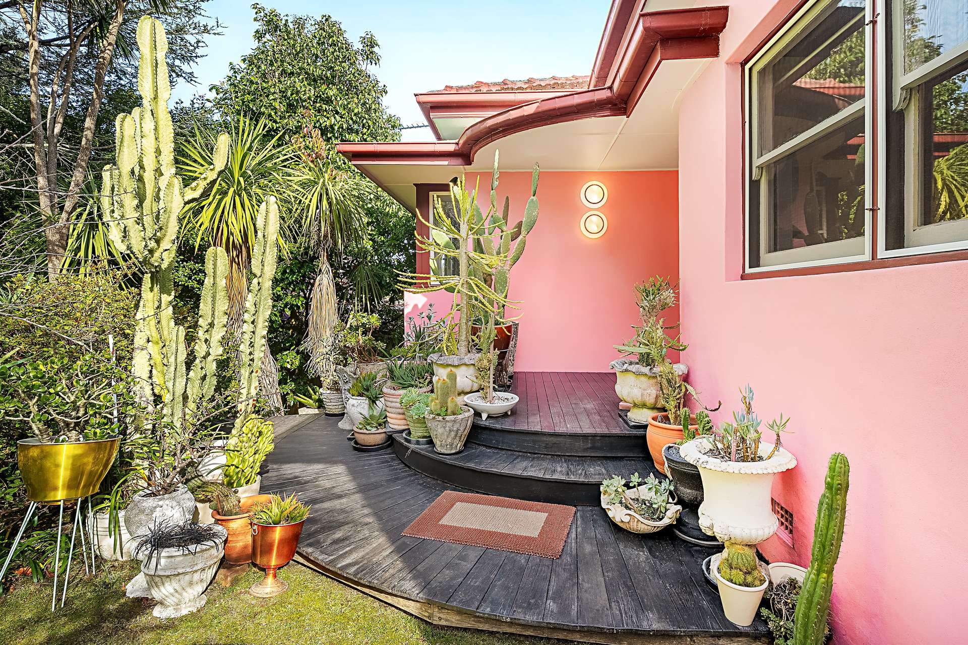 29 Genevieve Road, Bullaburra, NSW 2784 AUS