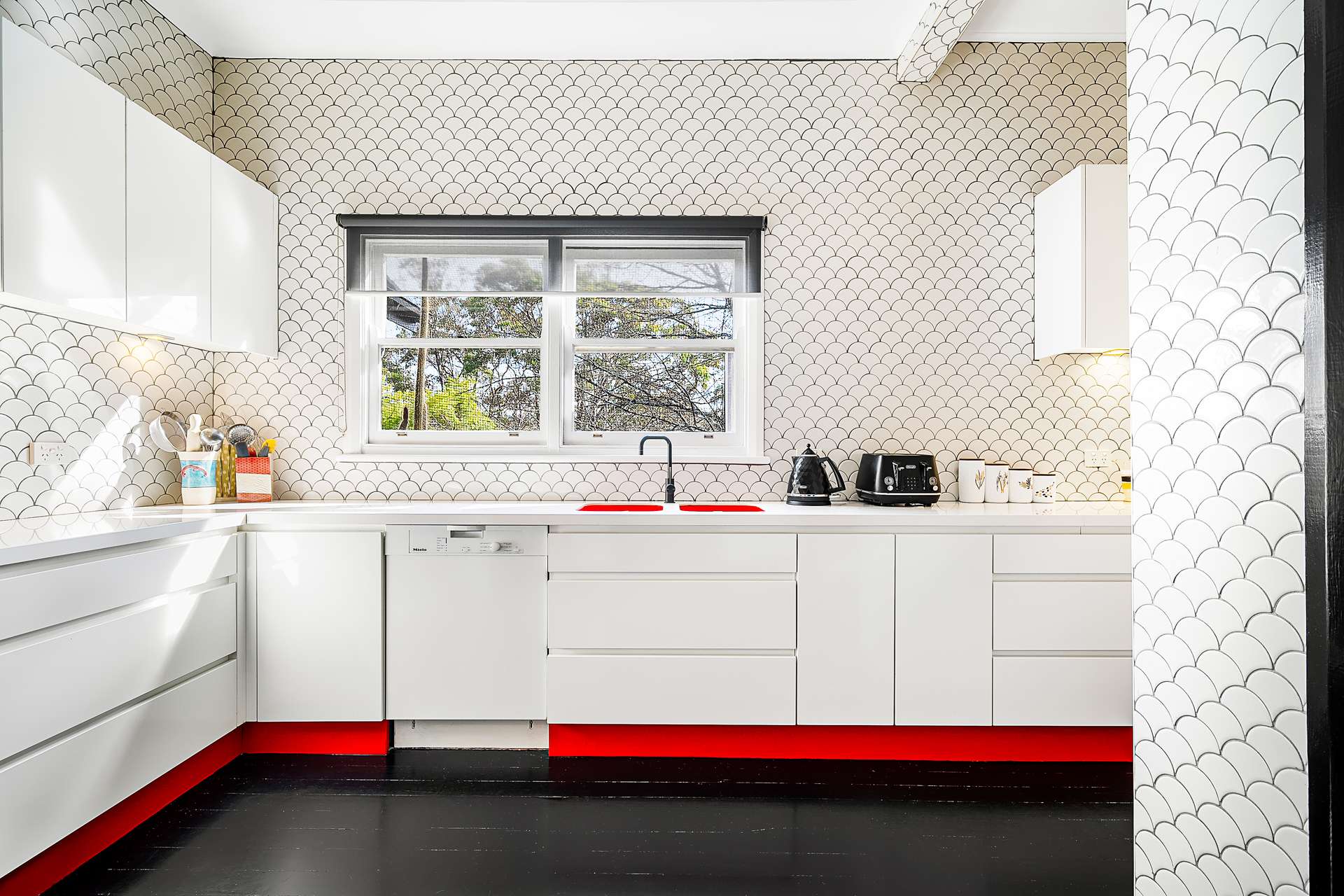 29 Genevieve Road, Bullaburra, NSW 2784 AUS