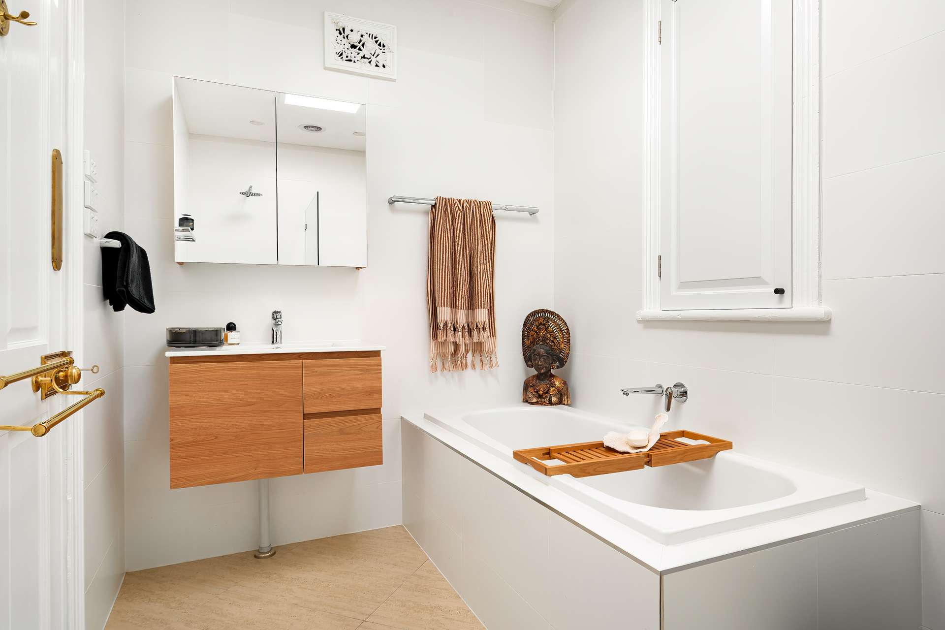 220 Bathurst Road, Katoomba, NSW 2780 AUS