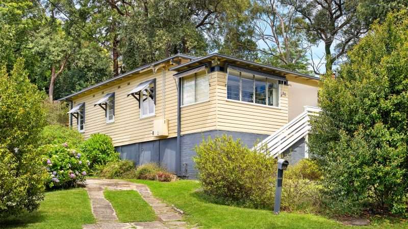 26 Boomerang Road, Springwood NSW 2777