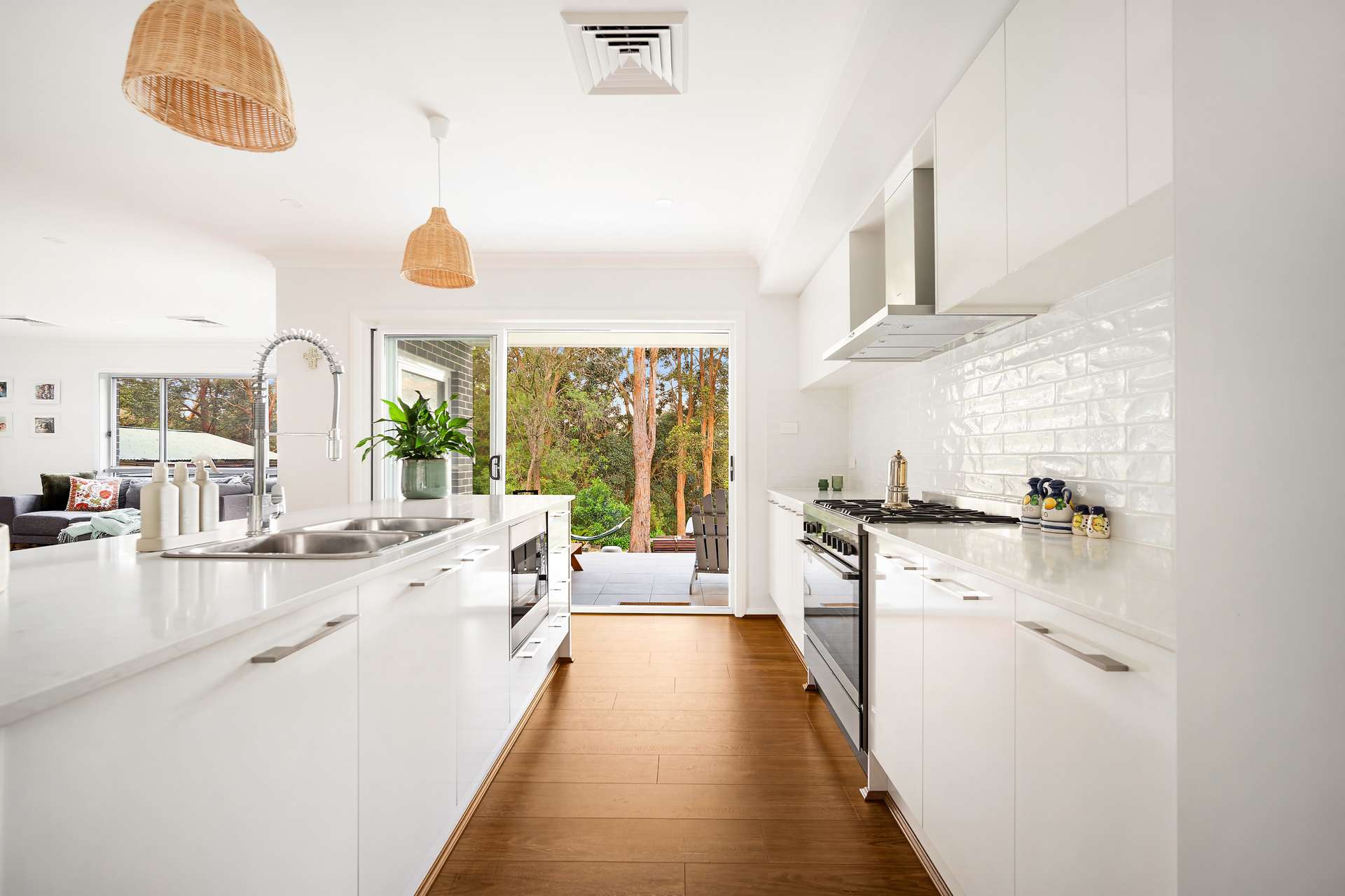 48 Russell Avenue, Valley Heights, NSW 2777 AUS