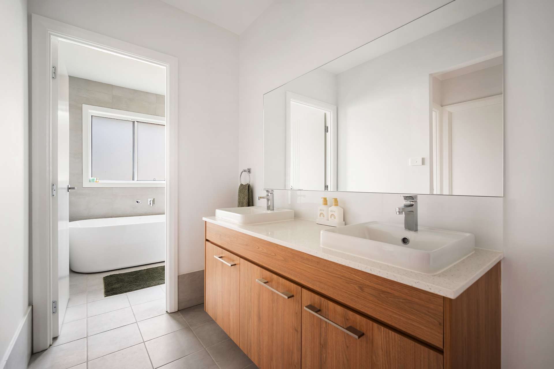 48 Russell Avenue, Valley Heights, NSW 2777 AUS