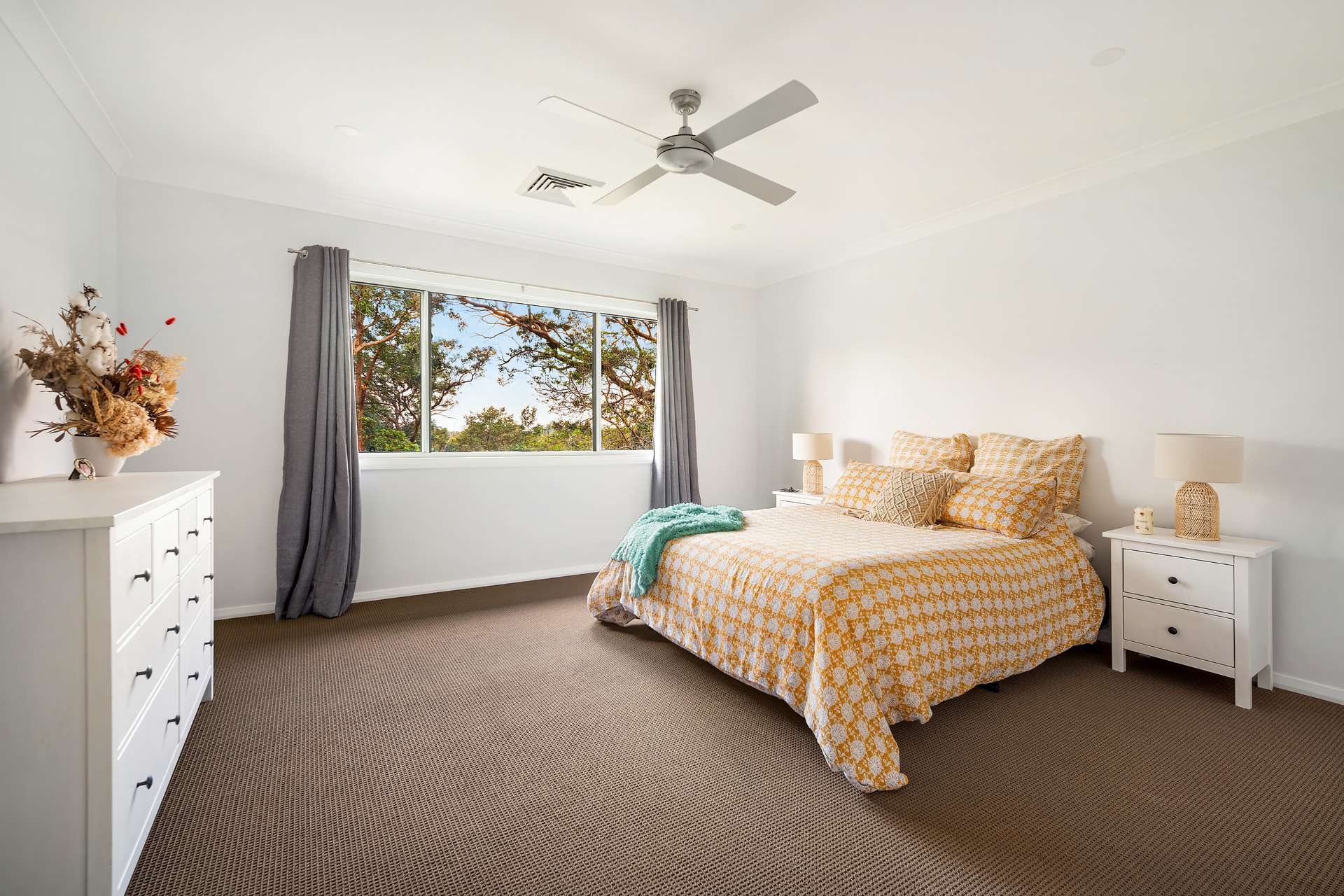 48 Russell Avenue, Valley Heights, NSW 2777 AUS