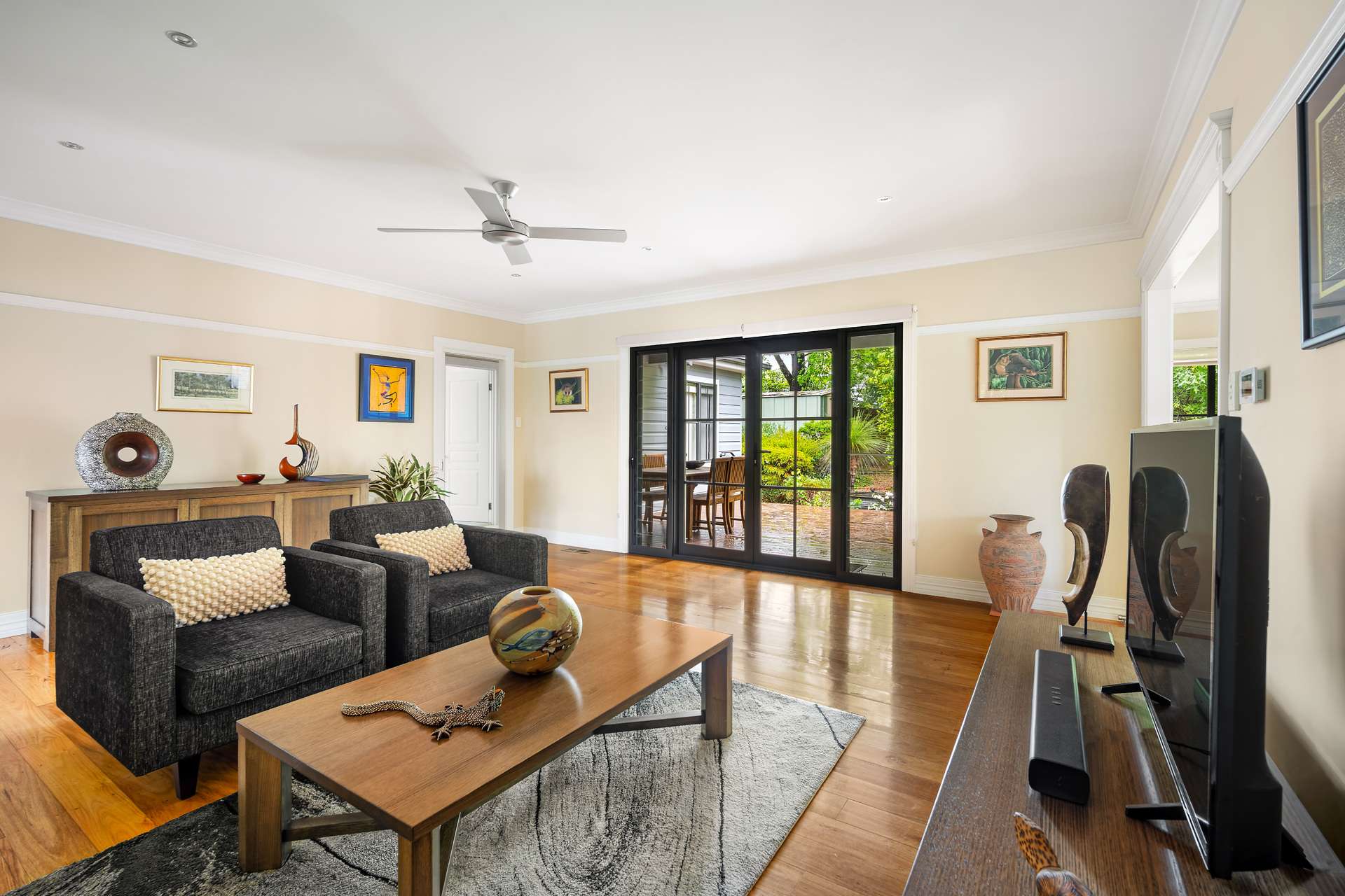 3 Appledon Avenue, Wentworth Falls, NSW 2782 AUS