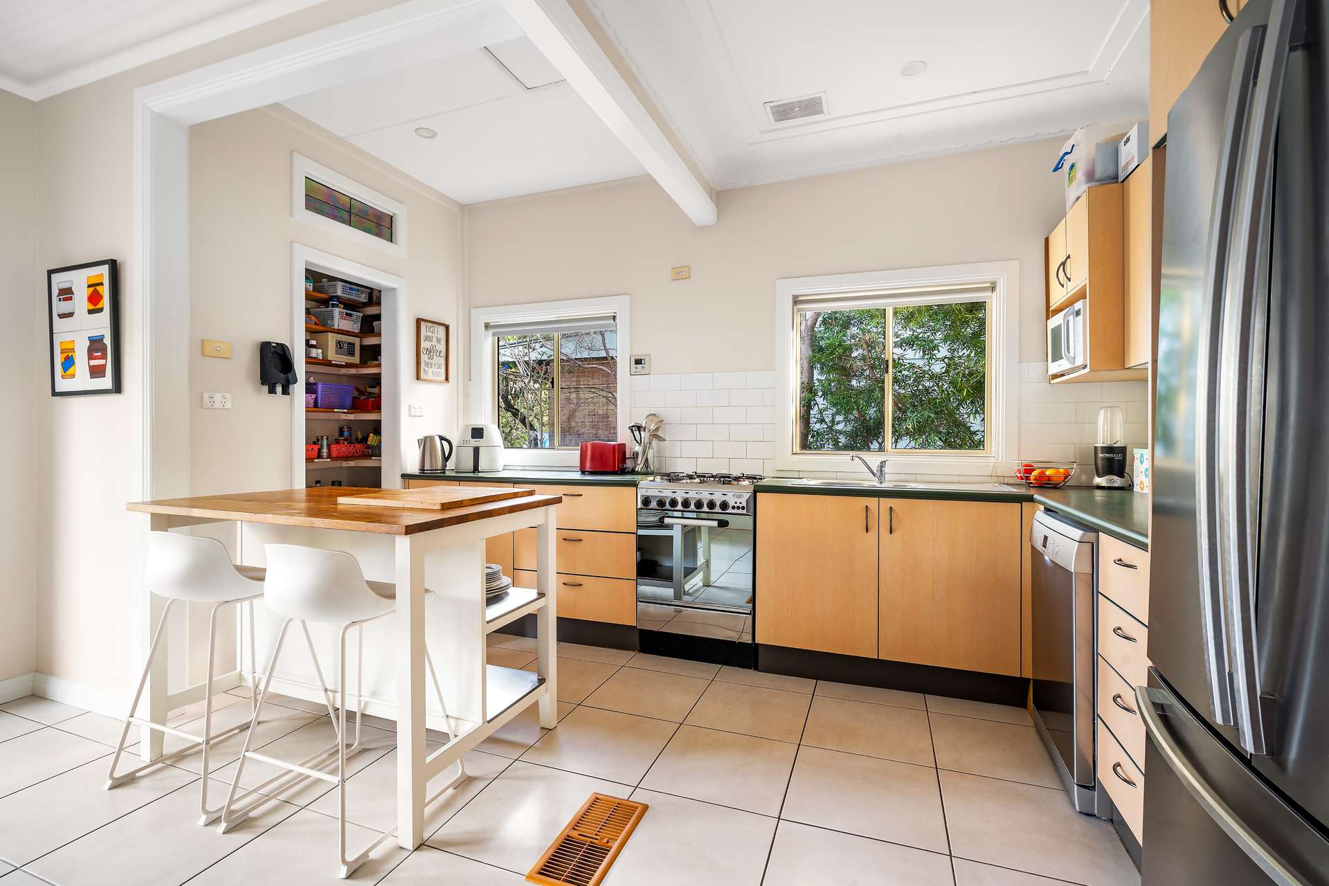 14 Cambridge Street, Valley Heights, NSW 2777 AUS
