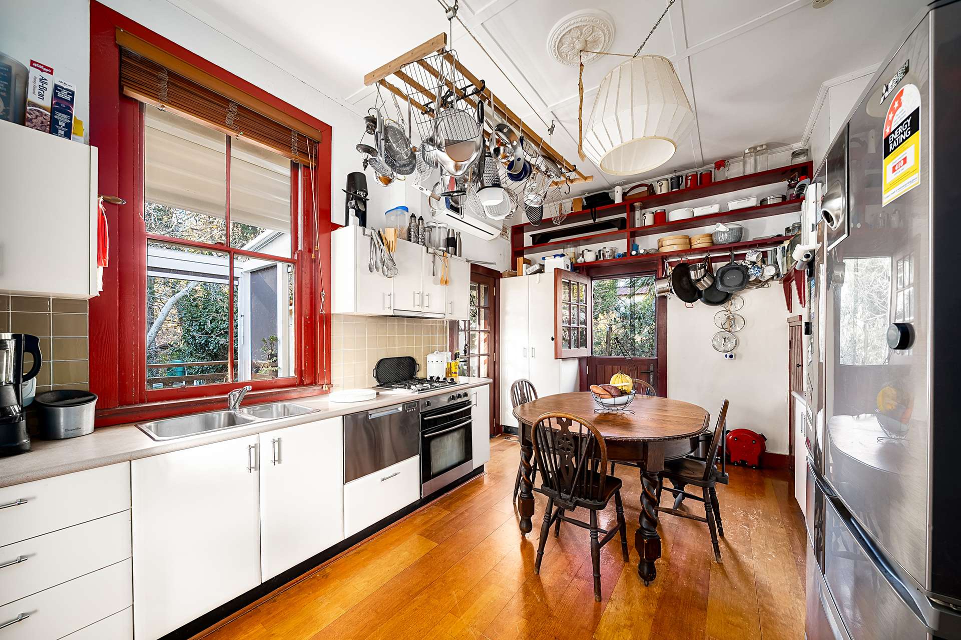 6 Waratah Street, Katoomba, NSW 2780 AUS