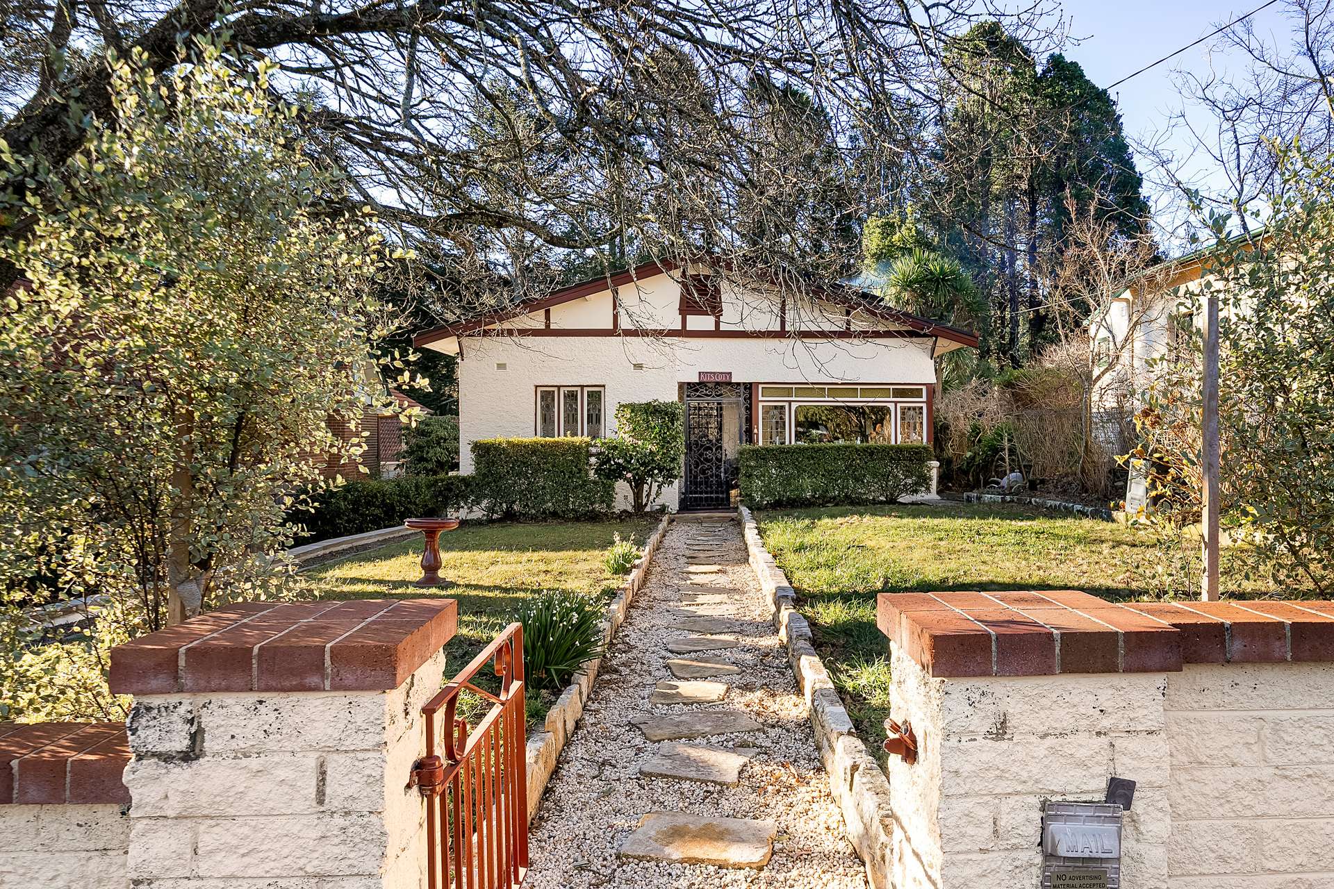 6 Waratah Street, Katoomba, NSW 2780 AUS